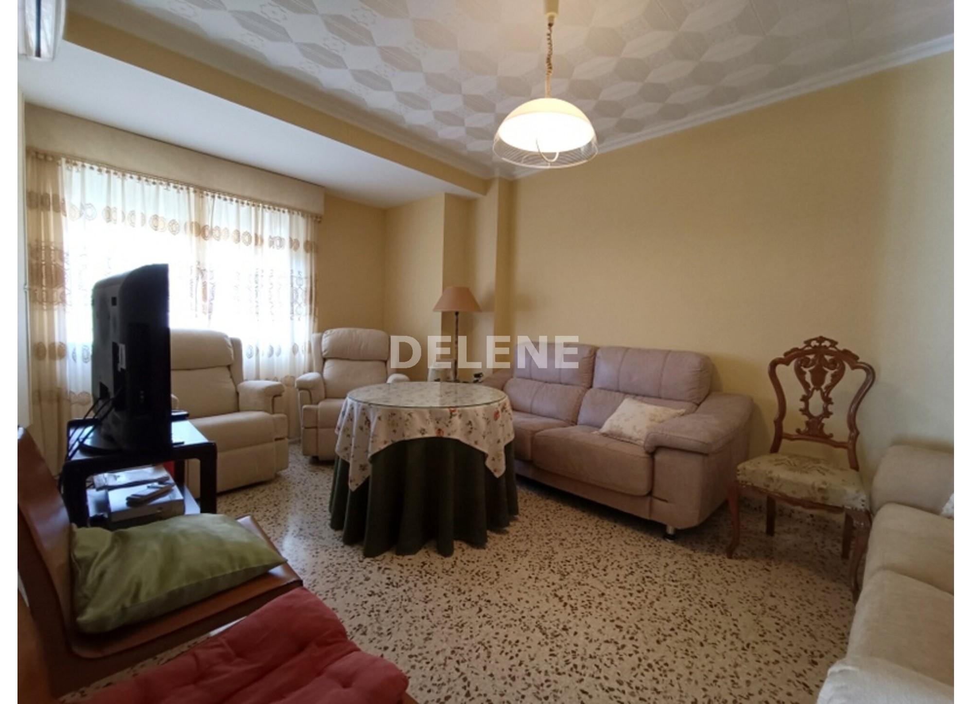 2876 PISO CON BALCONES EN ZONA CORAZÓN DE JESÚS