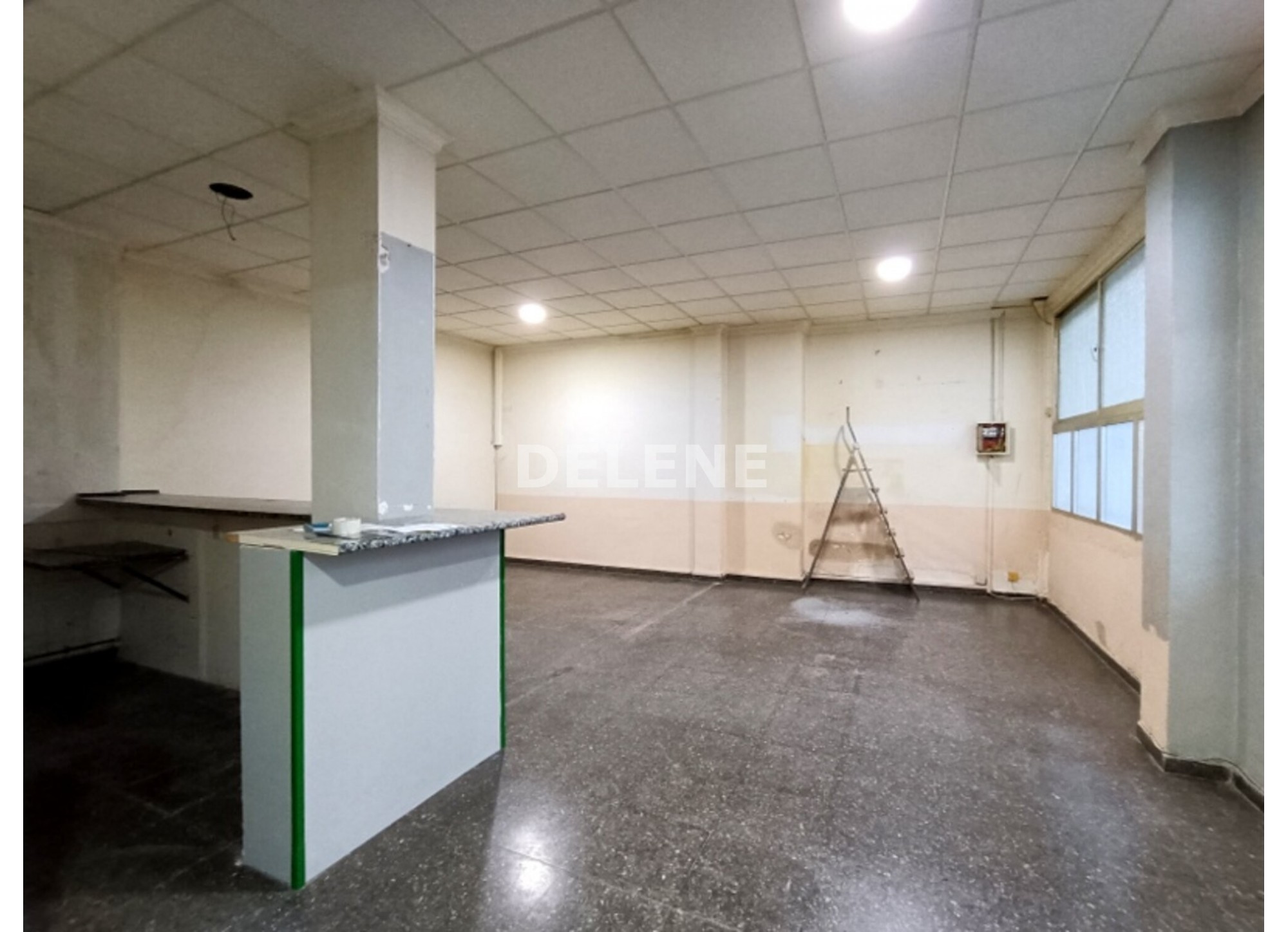 2877 LOCAL PRÓXIMO A MERCADONA