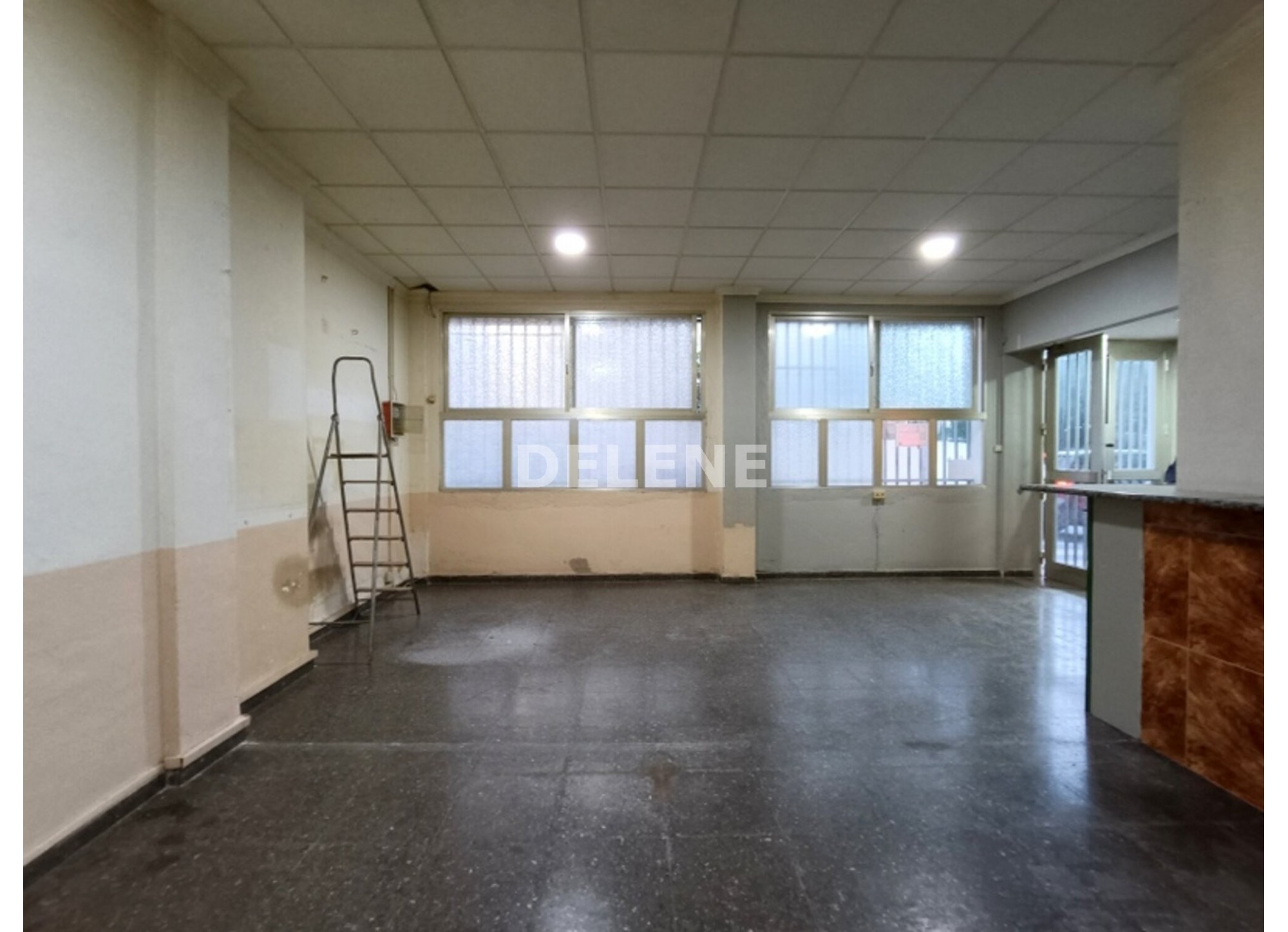 2877 LOCAL PRÓXIMO A MERCADONA