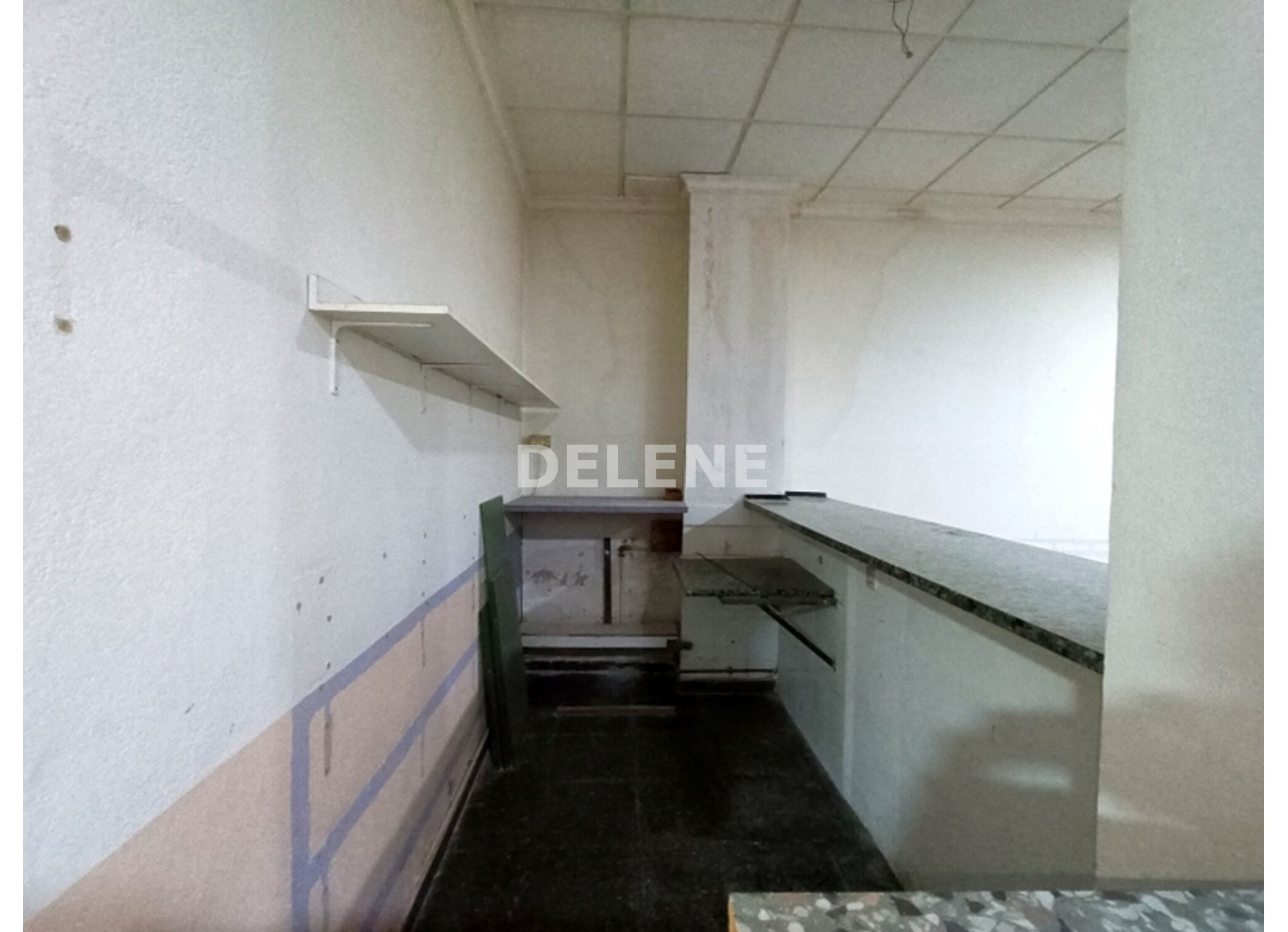 2877 LOCAL PRÓXIMO A MERCADONA