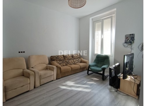 2880 CASA CON GARAJE, PATIO Y GARAJE EN REFORMA, ZONA CALLE DE ERAS