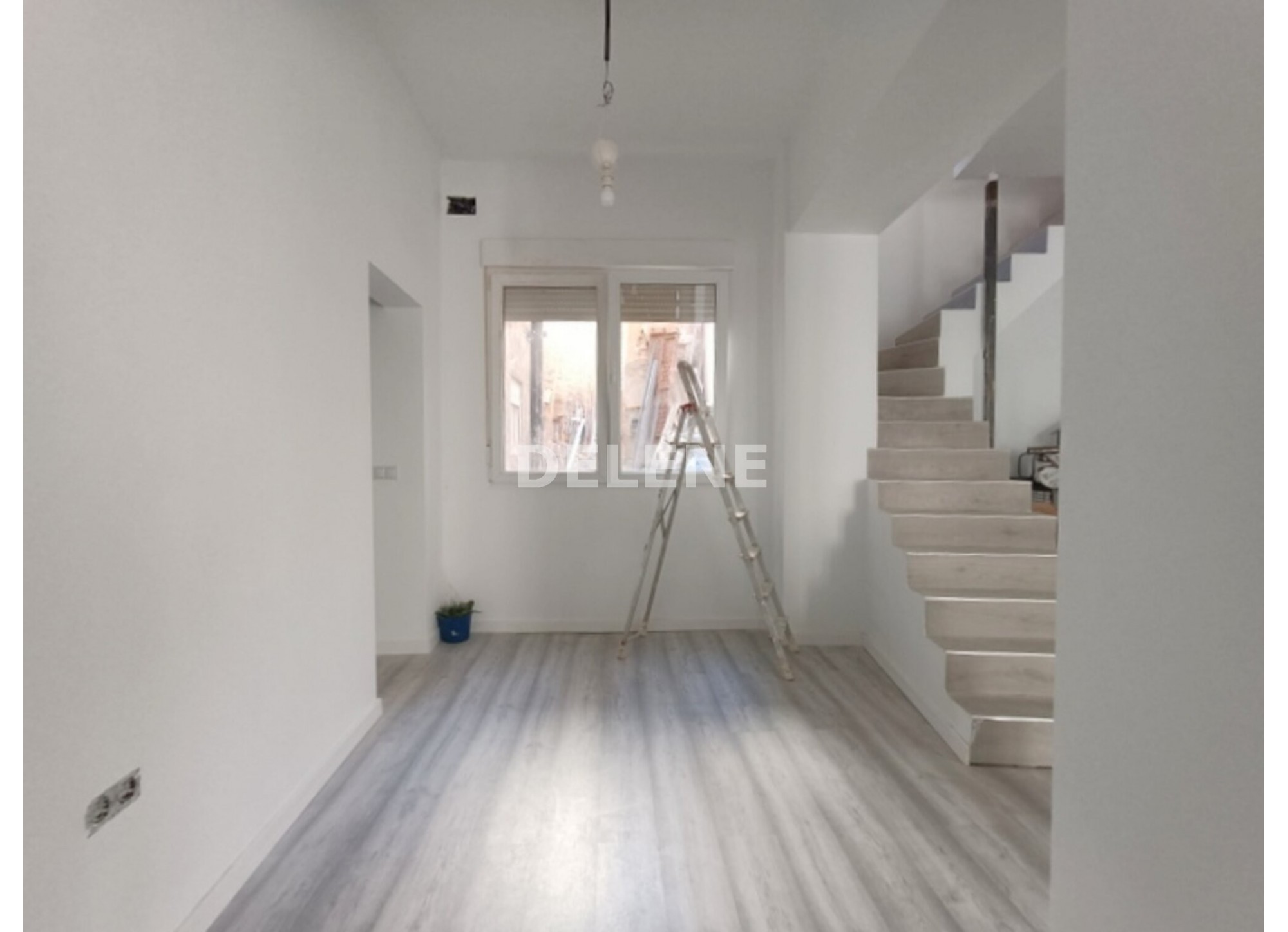 2880 CASA CON GARAJE, PATIO Y GARAJE EN REFORMA, ZONA CALLE DE ERAS