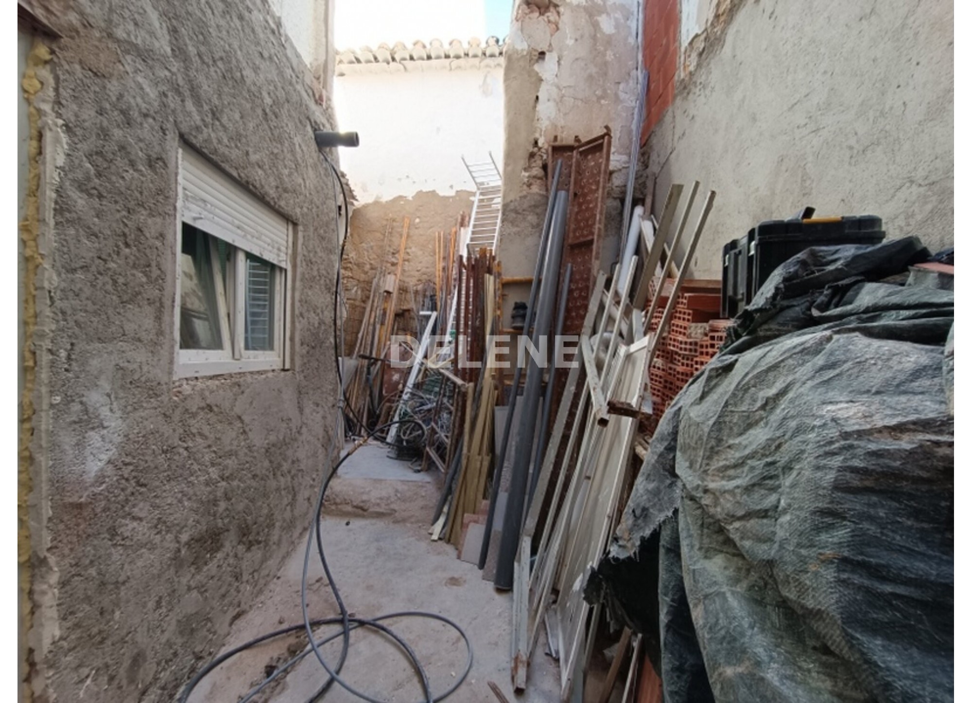 2880 CASA CON GARAJE, PATIO Y GARAJE EN REFORMA, ZONA CALLE DE ERAS