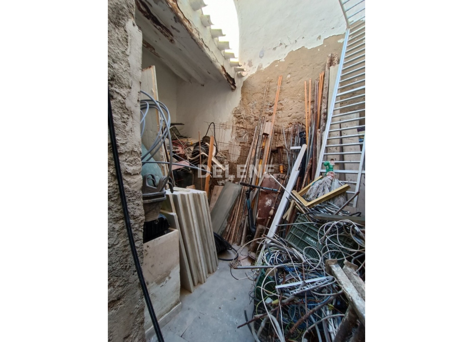 2880 CASA CON GARAJE, PATIO Y GARAJE EN REFORMA, ZONA CALLE DE ERAS