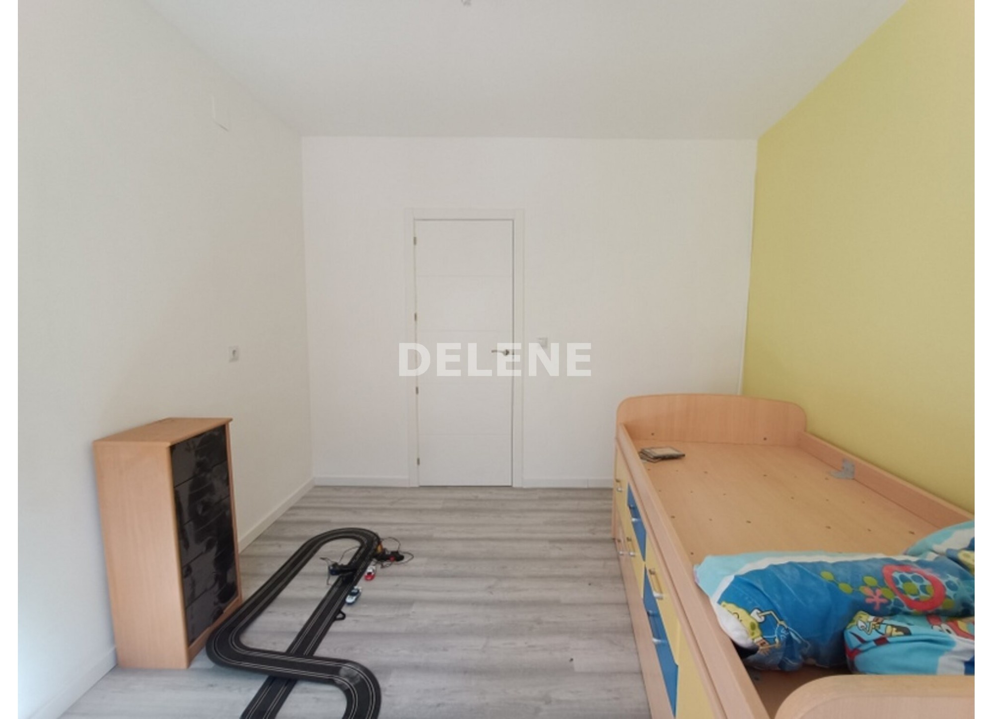 2880 CASA CON GARAJE, PATIO Y GARAJE EN REFORMA, ZONA CALLE DE ERAS