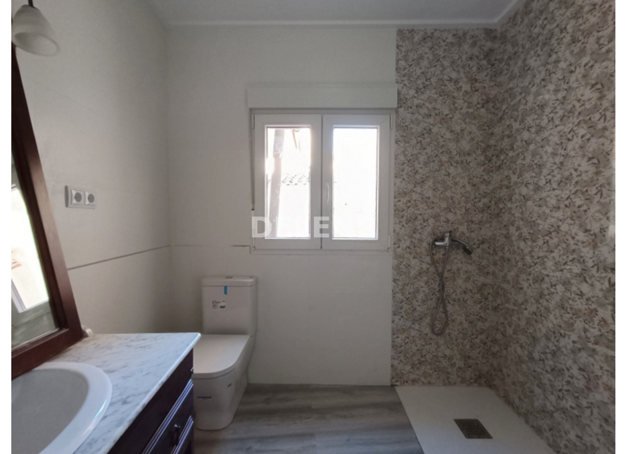 2880 CASA CON GARAJE, PATIO Y GARAJE EN REFORMA, ZONA CALLE DE ERAS