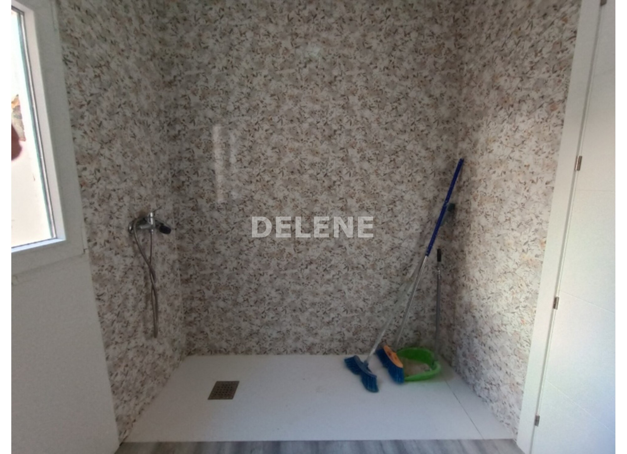 2880 CASA CON GARAJE, PATIO Y GARAJE EN REFORMA, ZONA CALLE DE ERAS