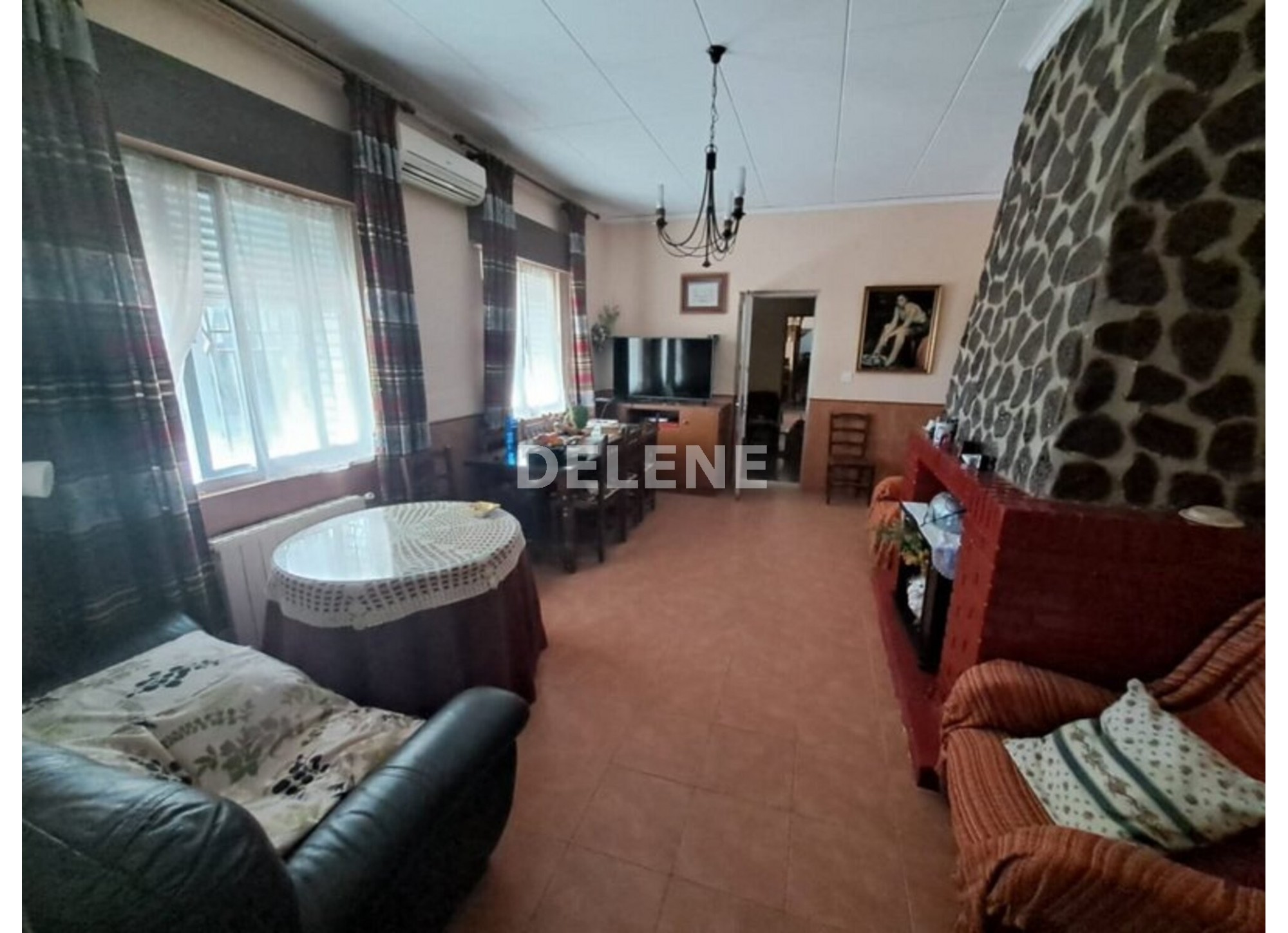 2881 CASA CON NAVE Y PARCELA, NAVA DE ABAJO