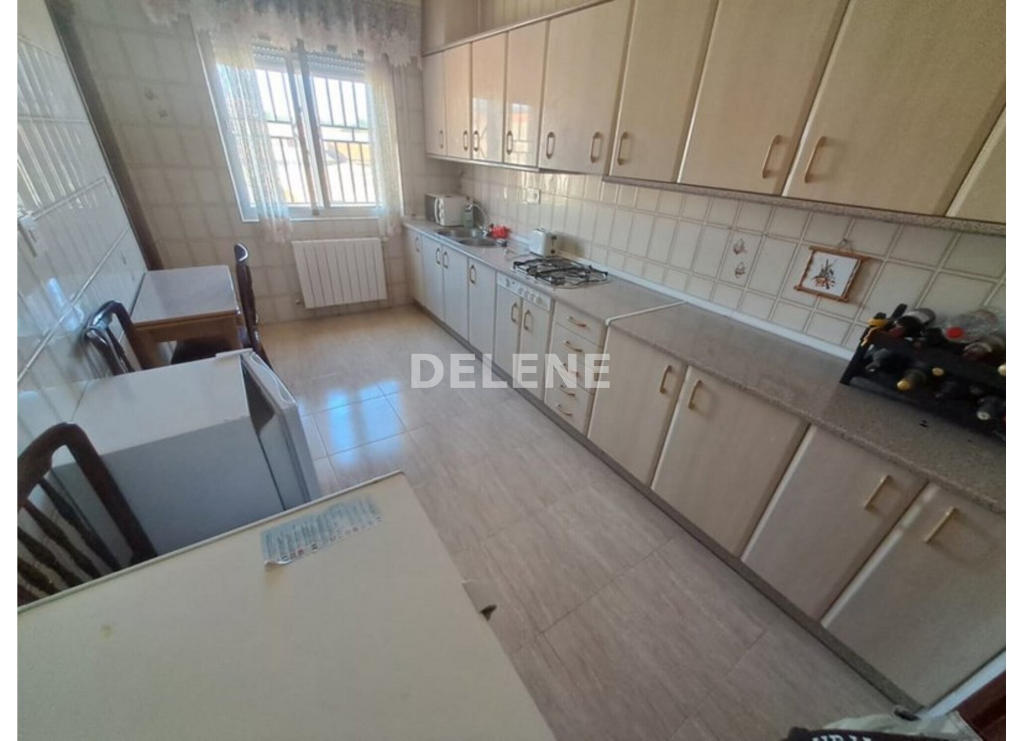 2881 CASA CON NAVE Y PARCELA, NAVA DE ABAJO