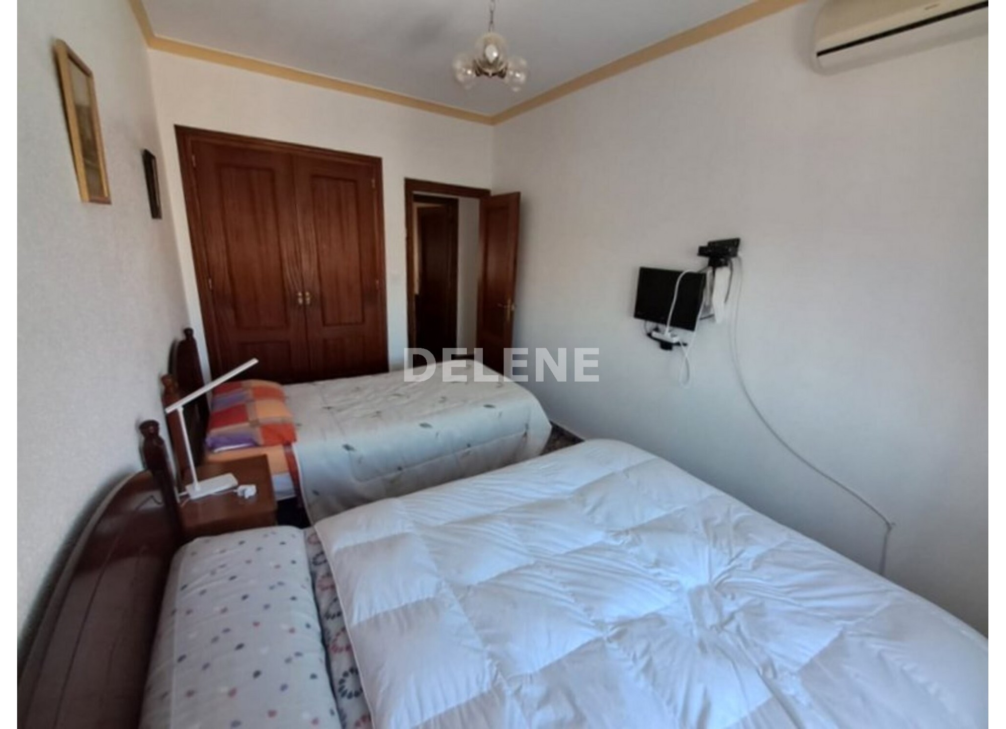 2881 CASA CON NAVE Y PARCELA, NAVA DE ABAJO