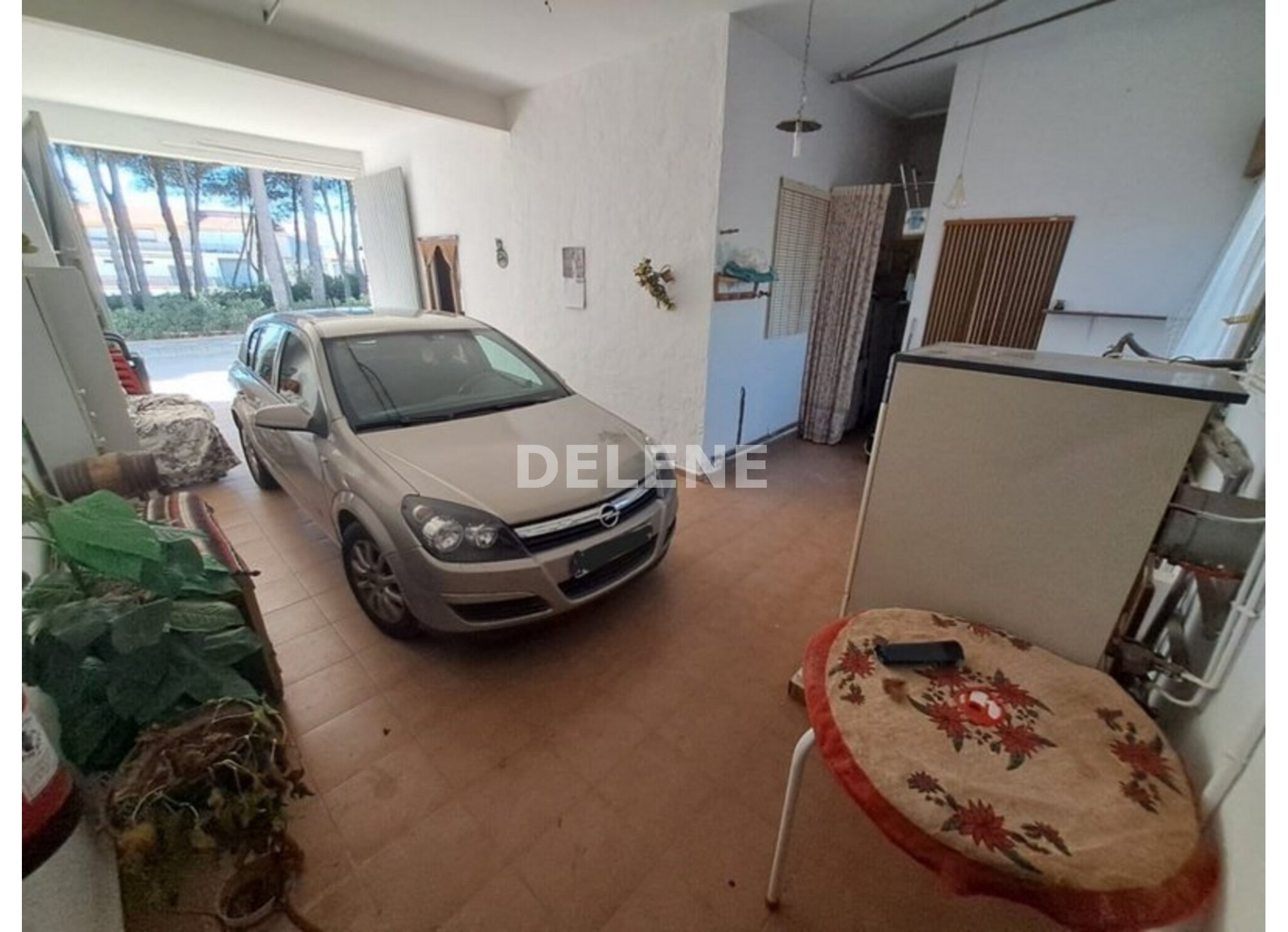 2881 CASA CON NAVE Y PARCELA, NAVA DE ABAJO