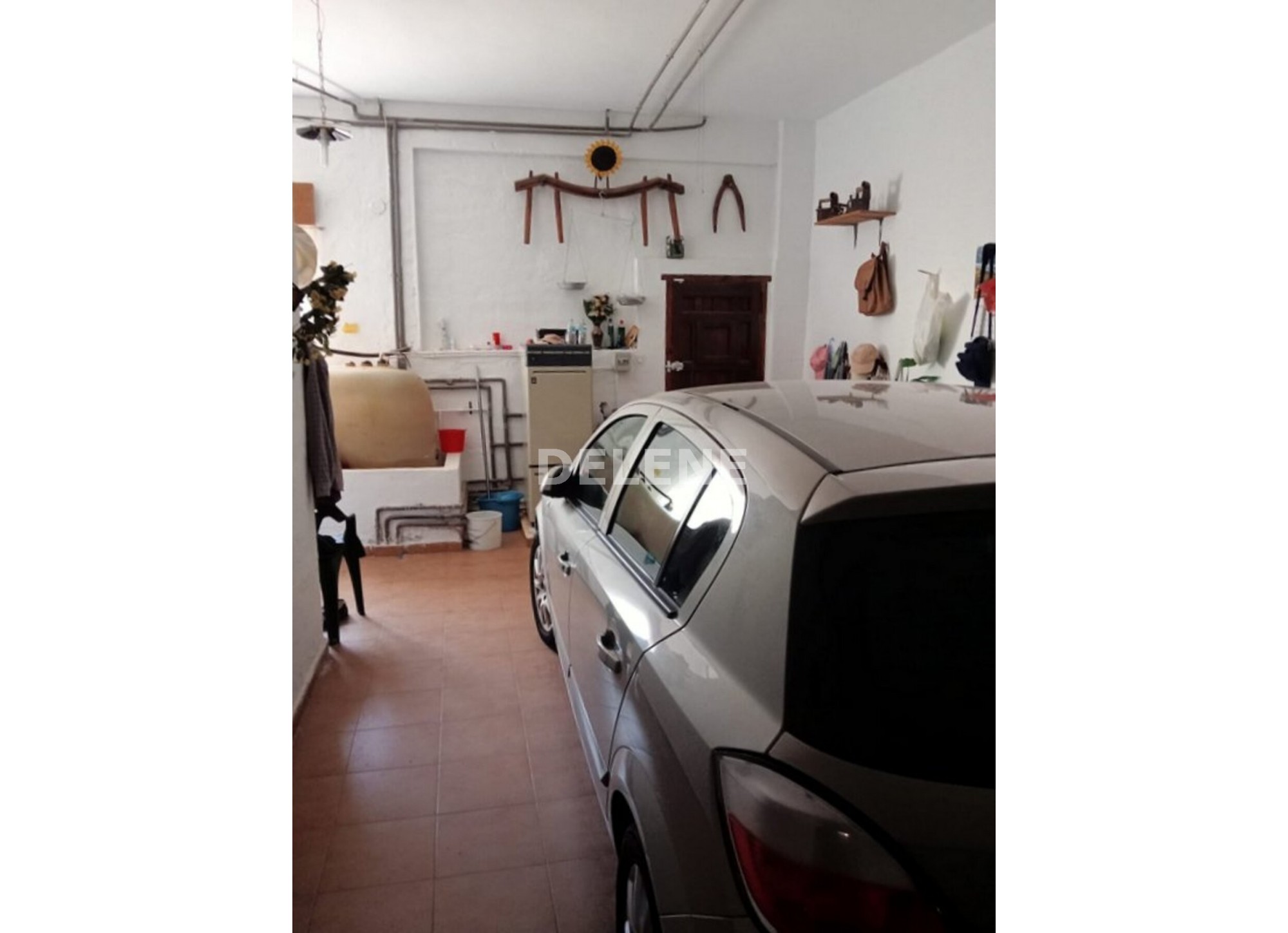 2881 CASA CON NAVE Y PARCELA, NAVA DE ABAJO