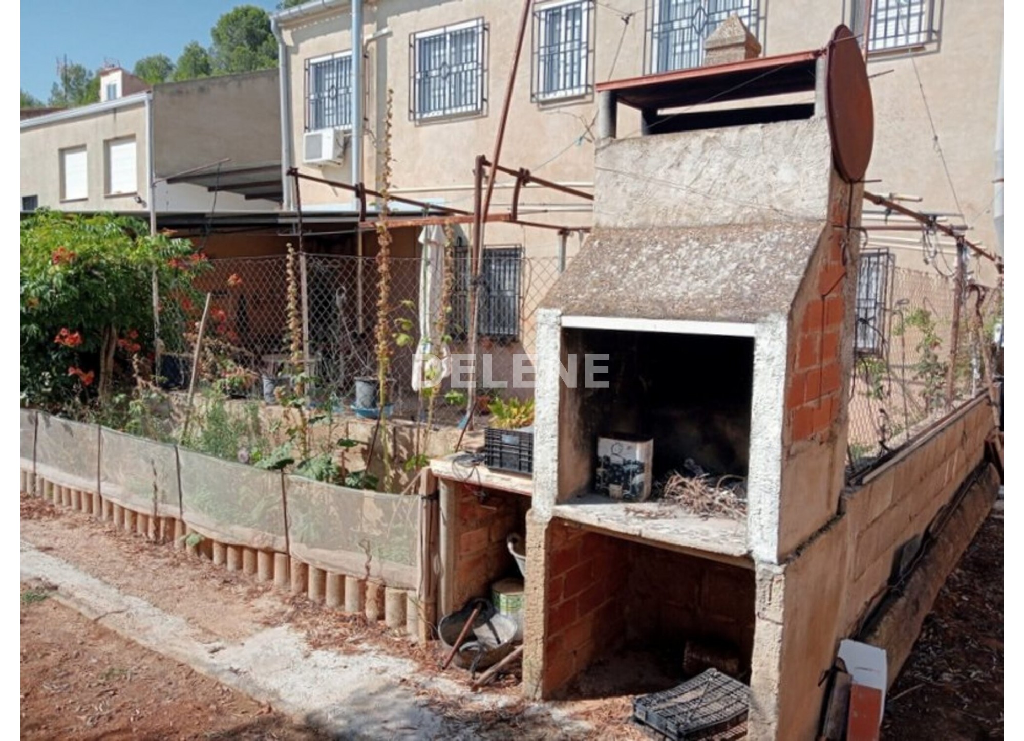 2881 CASA CON NAVE Y PARCELA, NAVA DE ABAJO