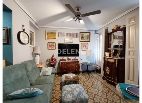 2882 PISO CON GARAJE, TERRAZA Y PATIO, ZONA MERCADO MUNICIPAL