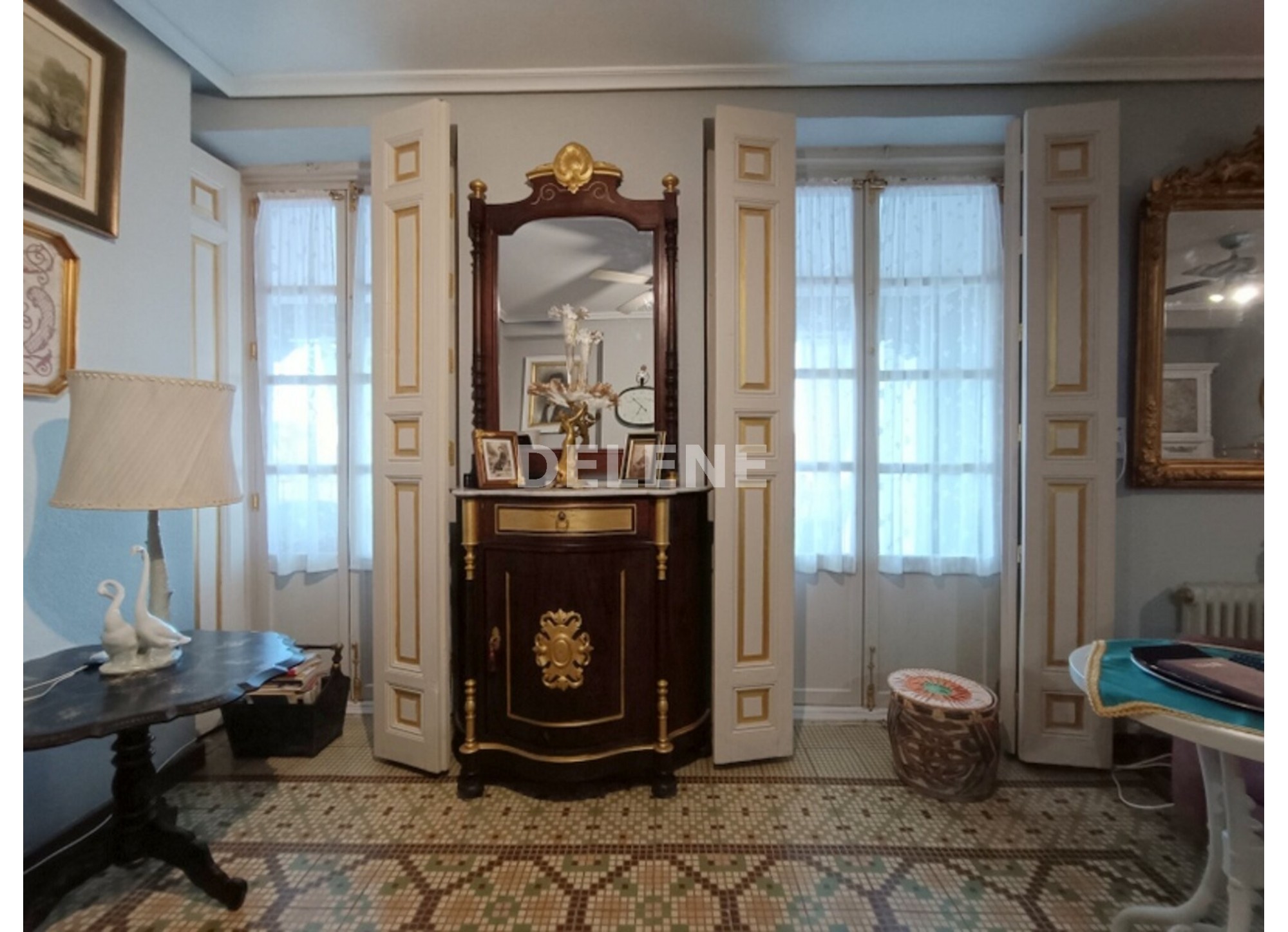 2882 PISO CON GARAJE, TERRAZA Y PATIO, ZONA MERCADO MUNICIPAL