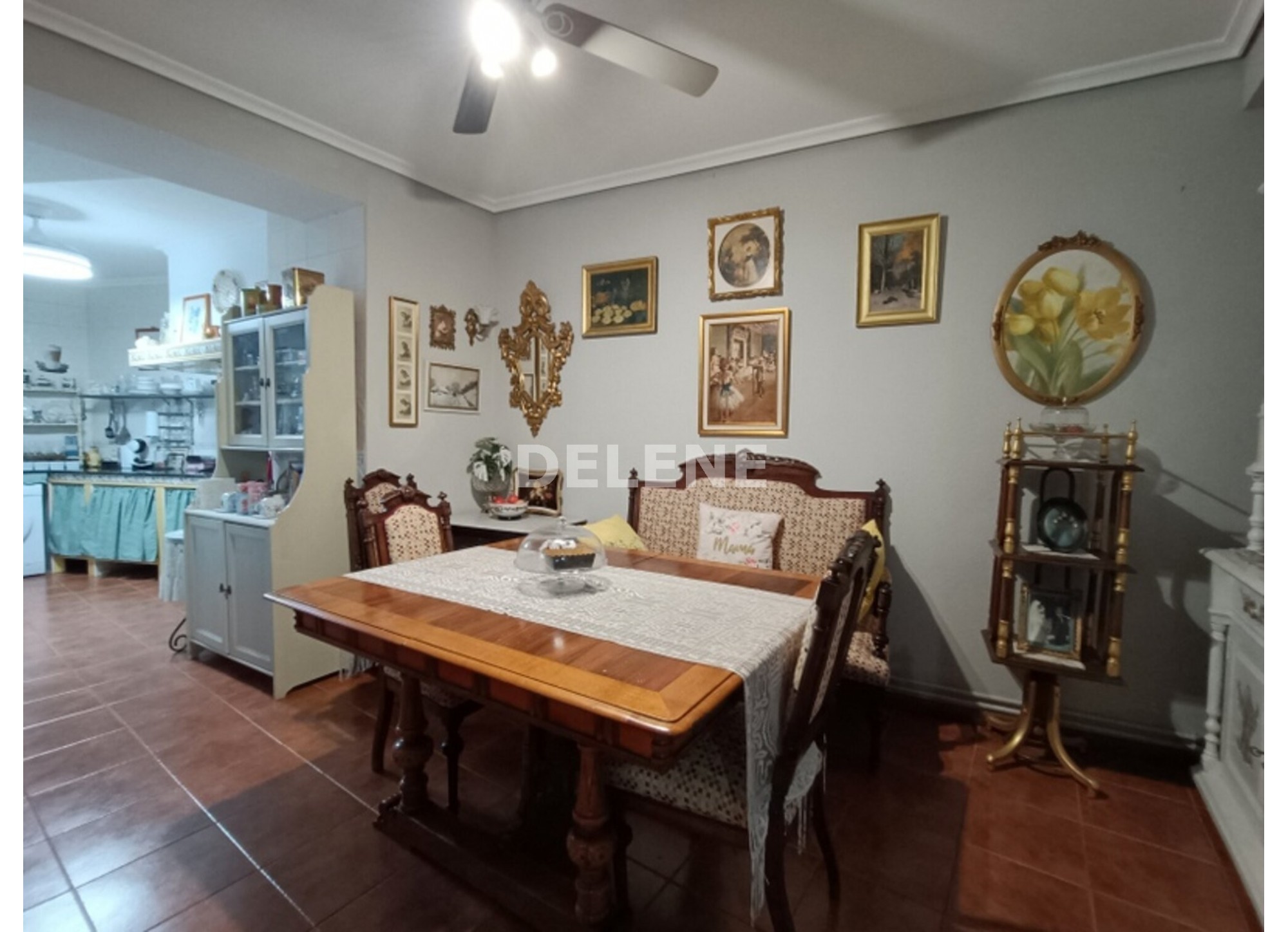 2882 PISO CON GARAJE, TERRAZA Y PATIO, ZONA MERCADO MUNICIPAL