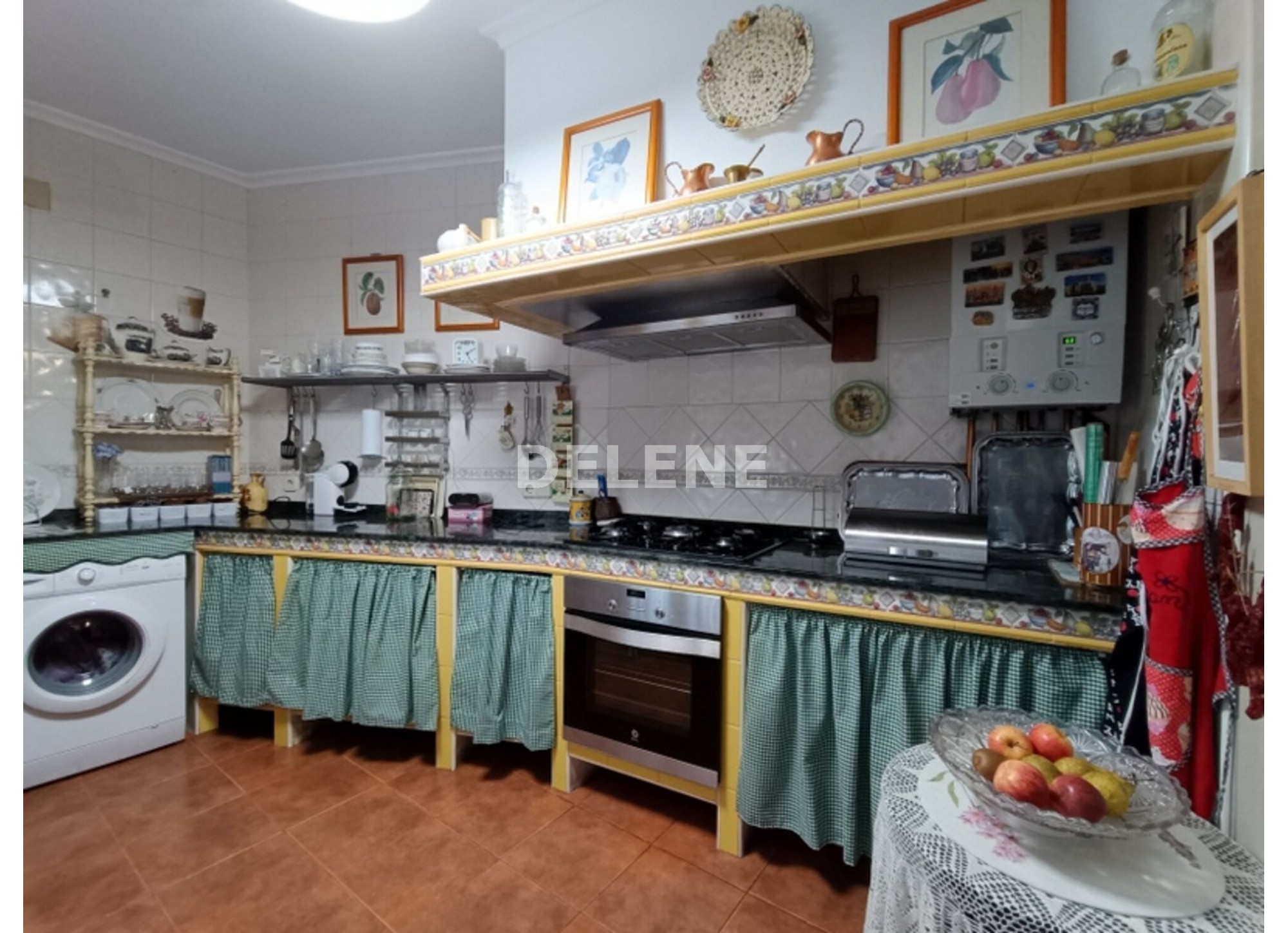 2882 PISO CON GARAJE, TERRAZA Y PATIO, ZONA MERCADO MUNICIPAL