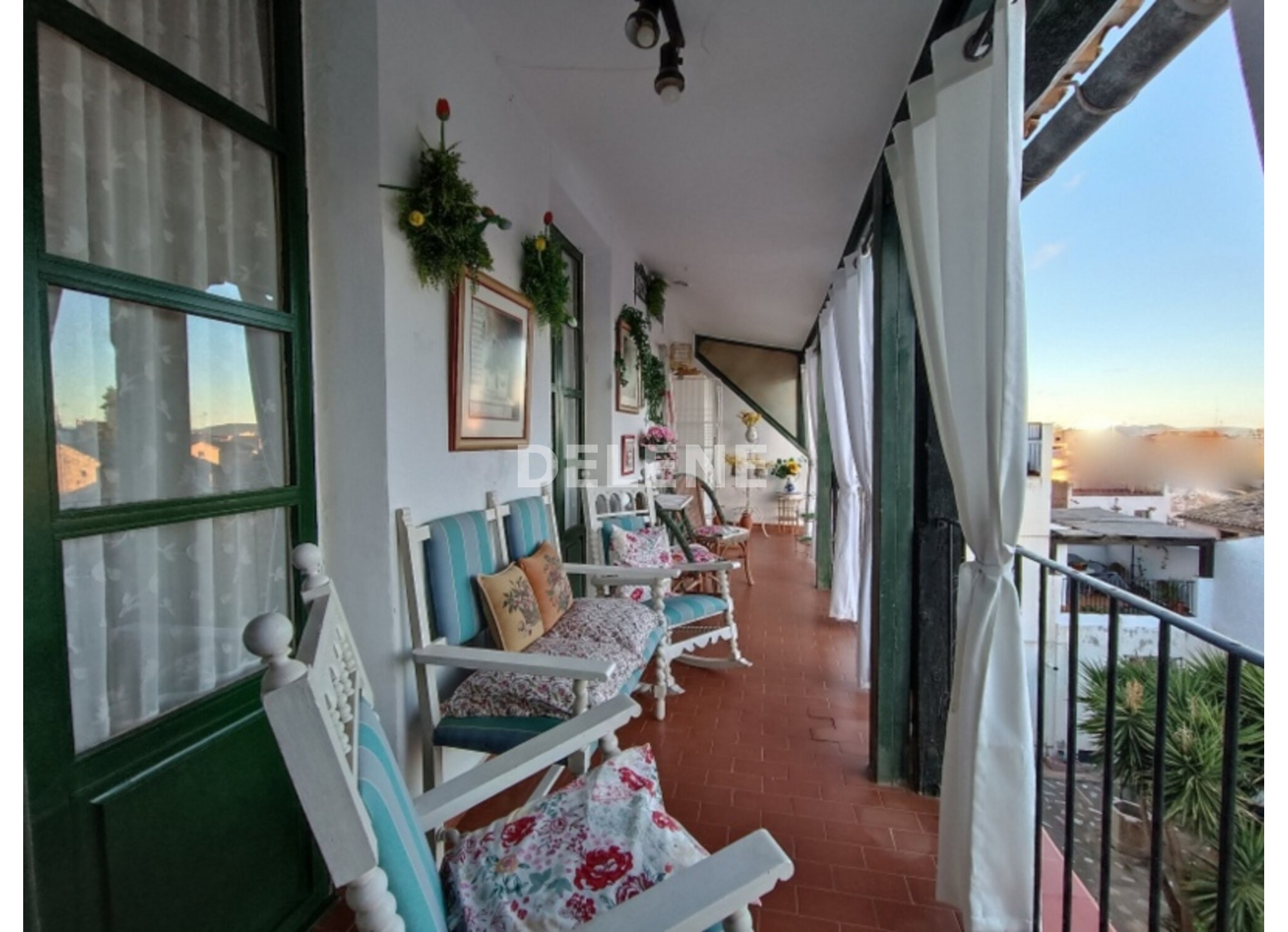 2882 PISO CON GARAJE, TERRAZA Y PATIO, ZONA MERCADO MUNICIPAL