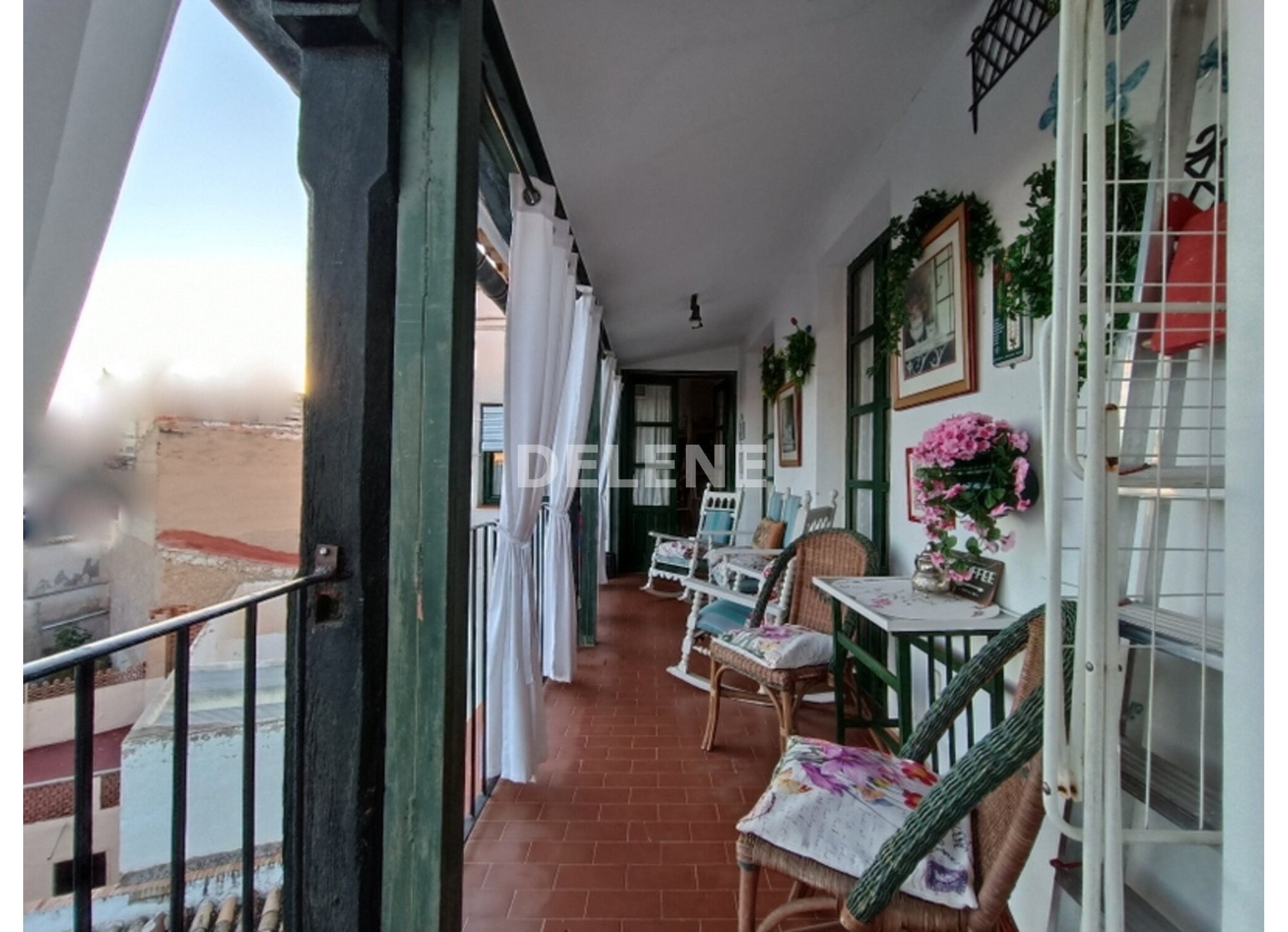 2882 PISO CON GARAJE, TERRAZA Y PATIO, ZONA MERCADO MUNICIPAL