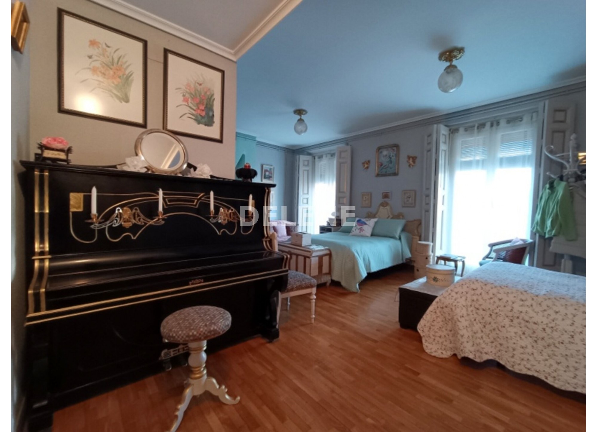 2882 PISO CON GARAJE, TERRAZA Y PATIO, ZONA MERCADO MUNICIPAL