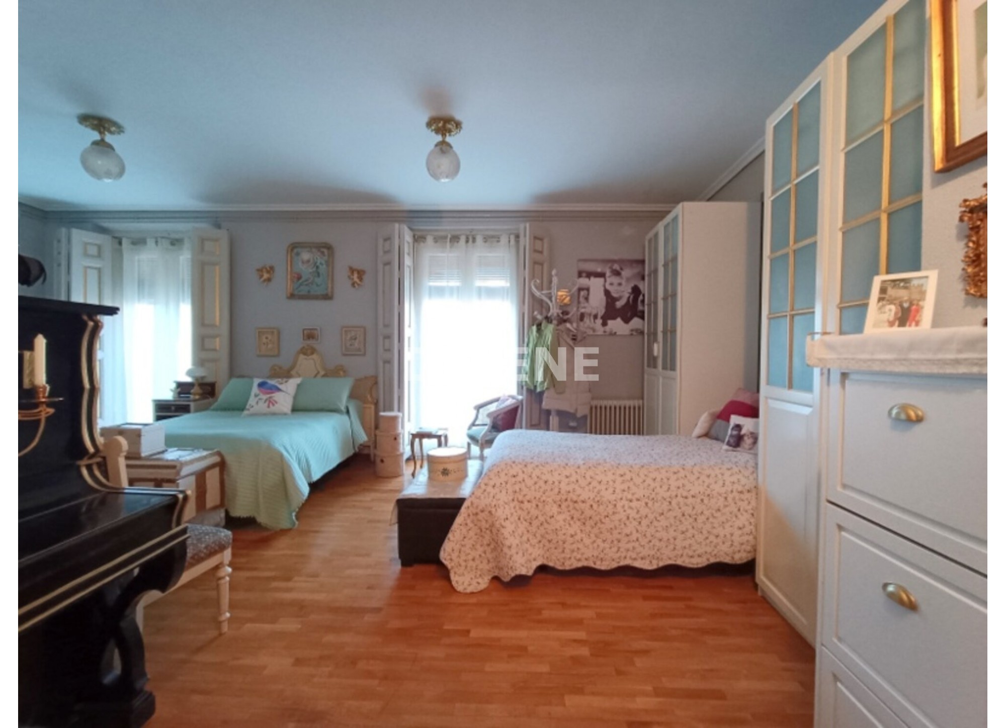 2882 PISO CON GARAJE, TERRAZA Y PATIO, ZONA MERCADO MUNICIPAL