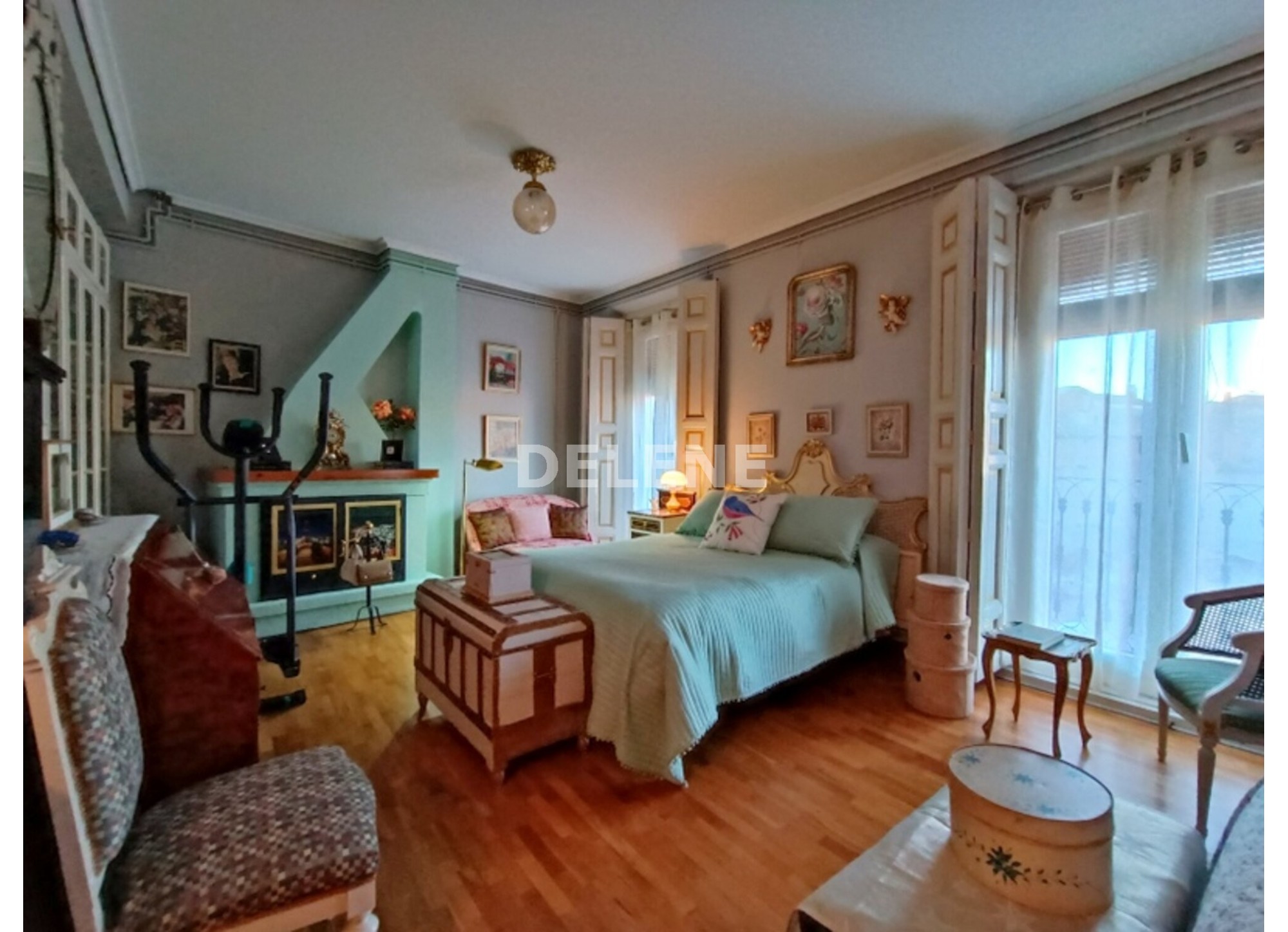 2882 PISO CON GARAJE, TERRAZA Y PATIO, ZONA MERCADO MUNICIPAL