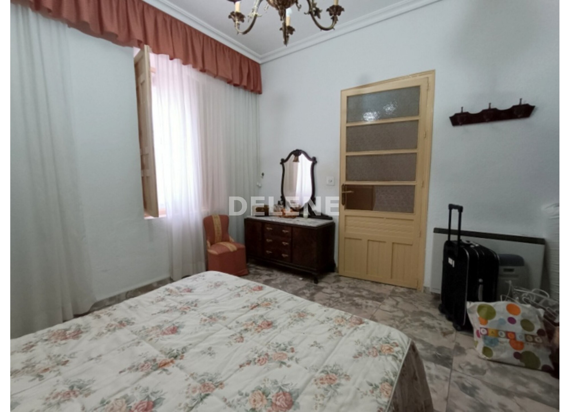 2883 CASA CON COCHERA Y PATIO, TOBARRA