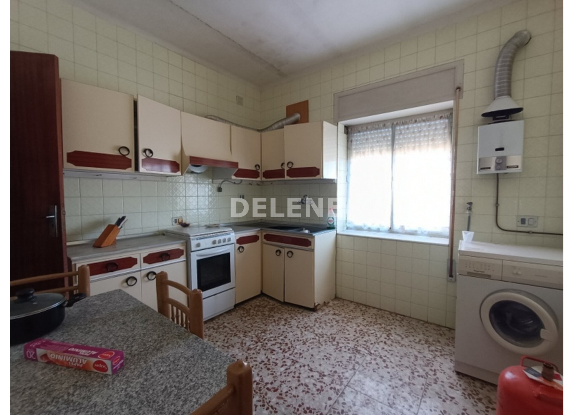 2884 PISO CON PATIO Y COCHERA, TOBARRA