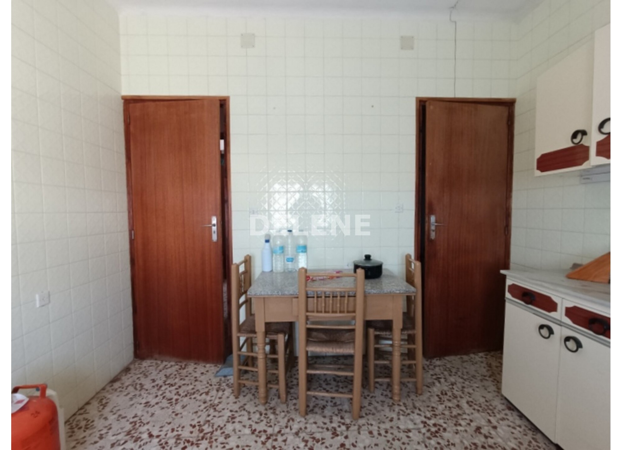 2884 PISO CON PATIO Y COCHERA, TOBARRA