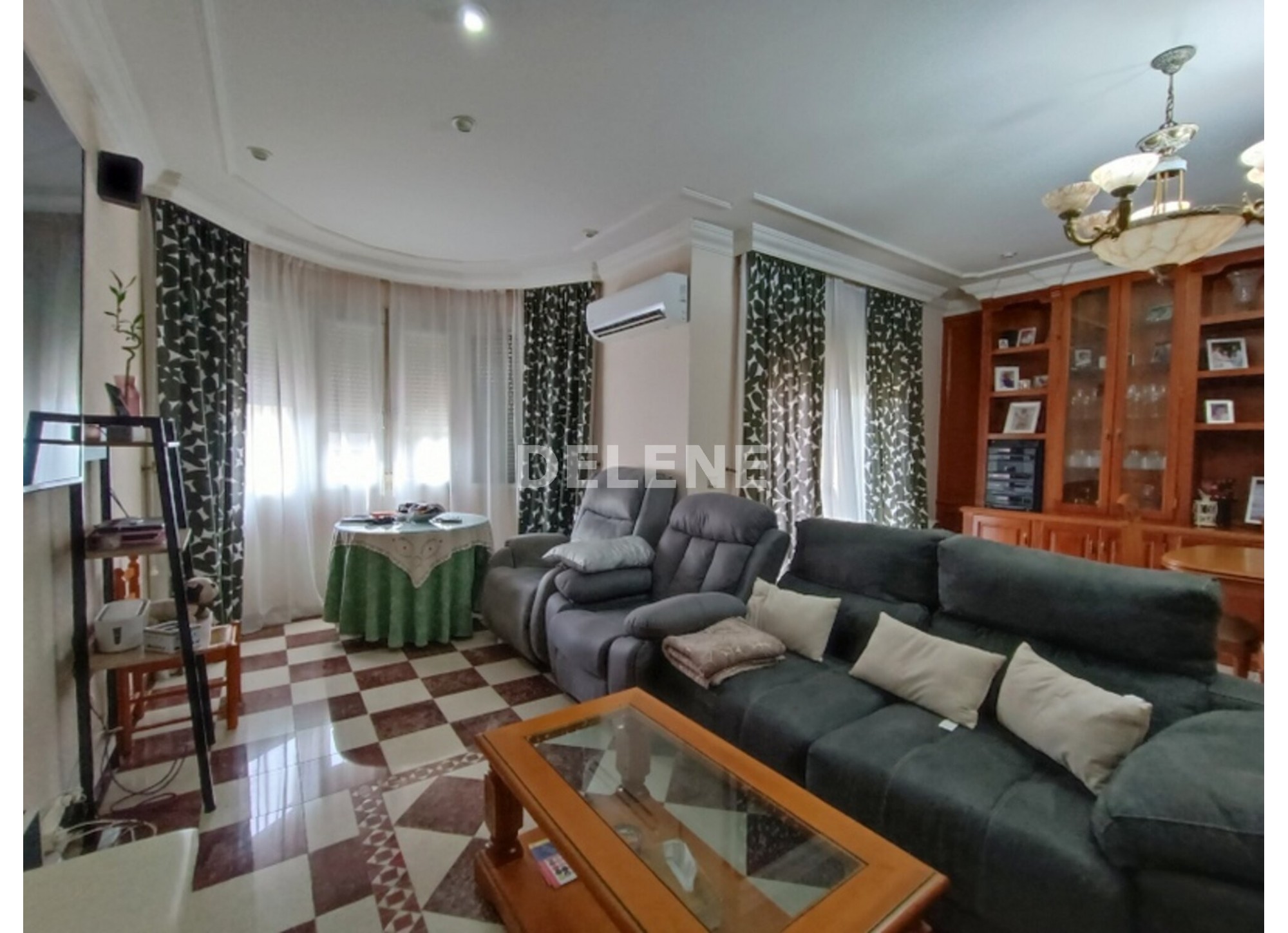 2887 PISO CON BALCONES Y TERRAZA, ZONA AVDA. CONSTITUCIÓN