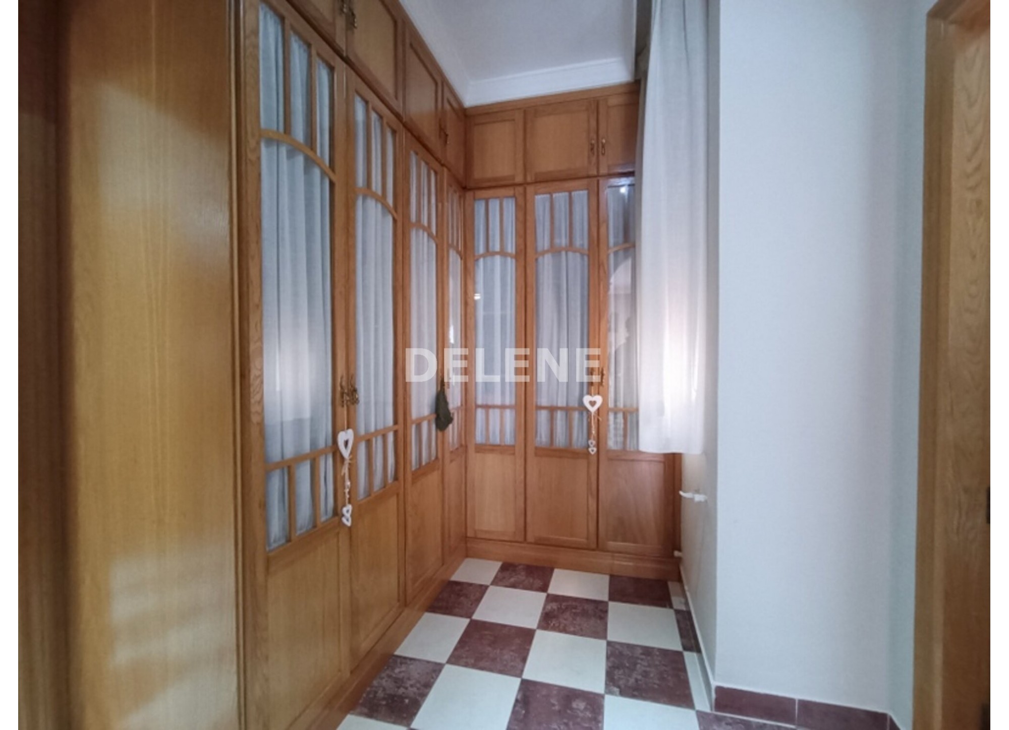 2887 PISO CON BALCONES Y TERRAZA, ZONA AVDA. CONSTITUCIÓN