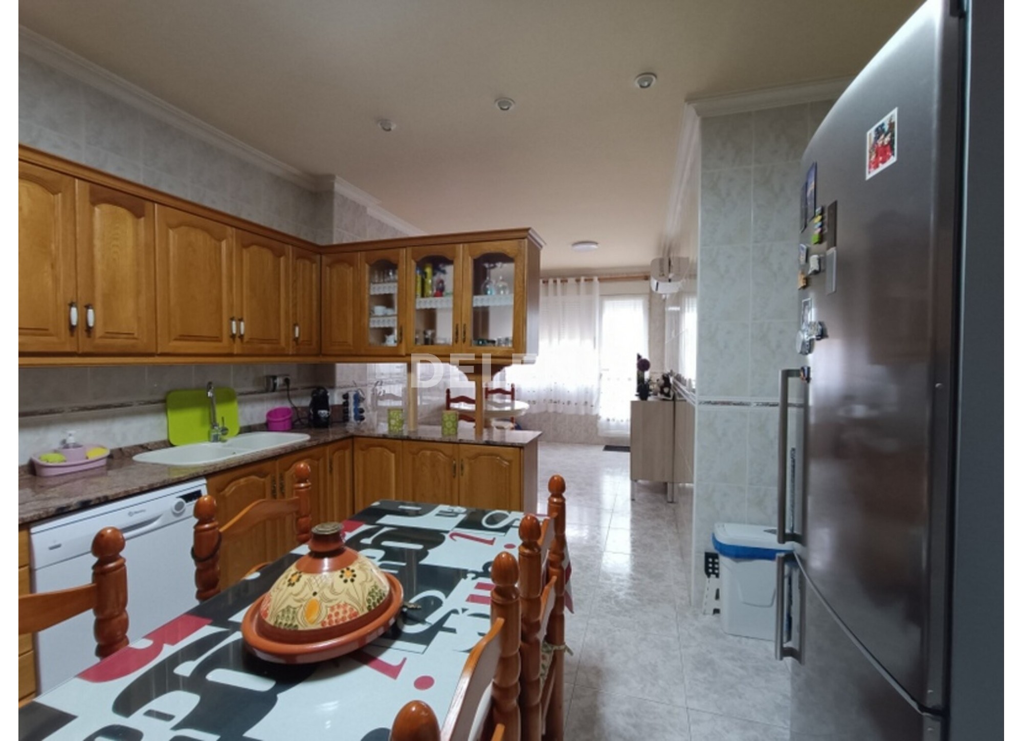 2887 PISO CON BALCONES Y TERRAZA, ZONA AVDA. CONSTITUCIÓN