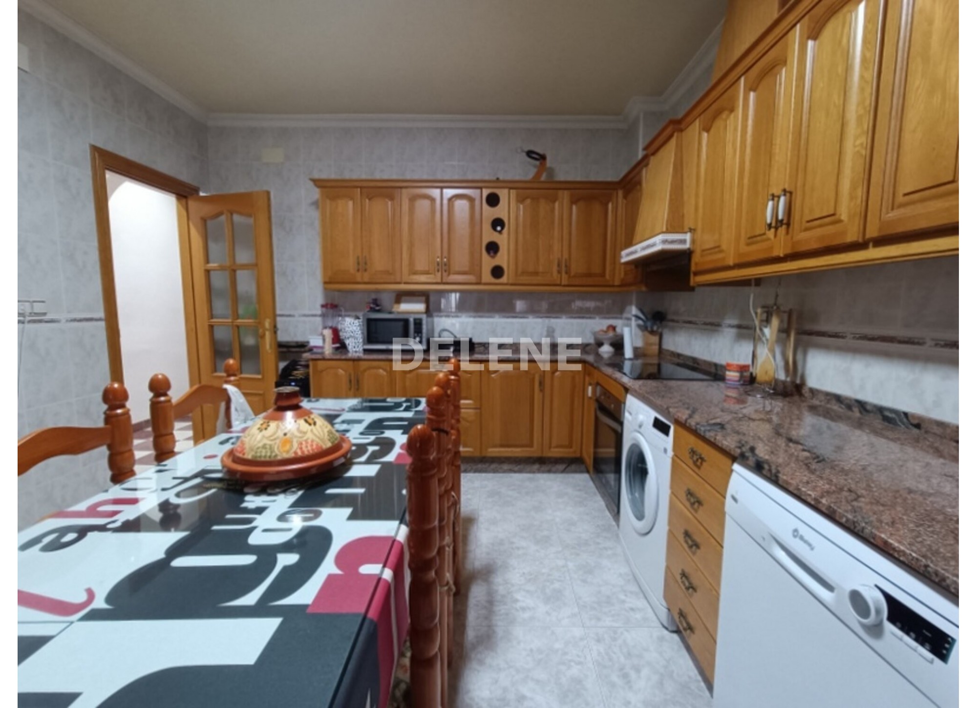 2887 PISO CON BALCONES Y TERRAZA, ZONA AVDA. CONSTITUCIÓN