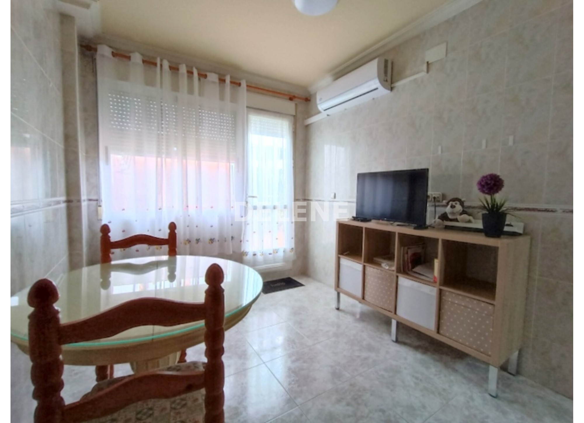 2887 PISO CON BALCONES Y TERRAZA, ZONA AVDA. CONSTITUCIÓN