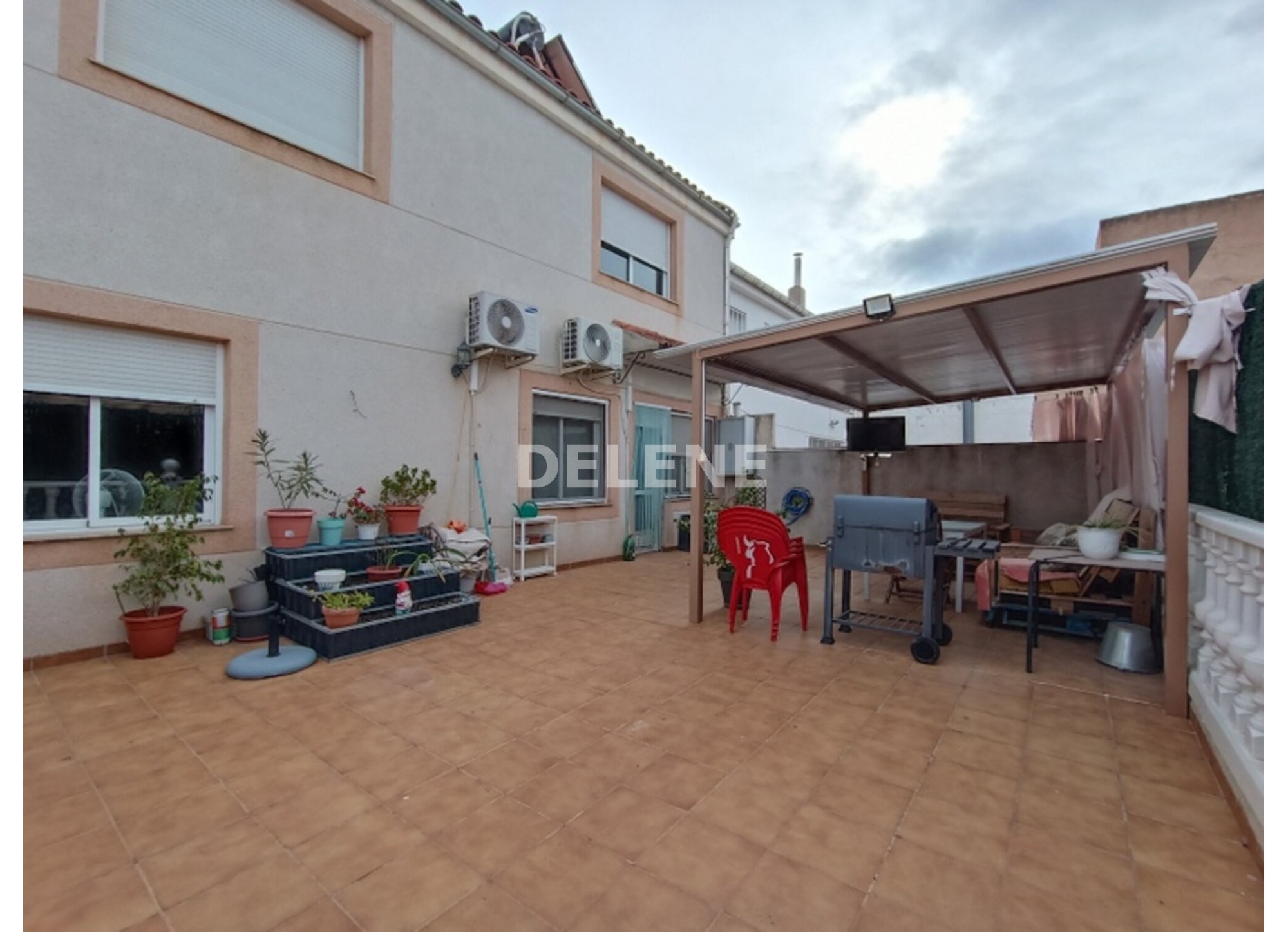 2887 PISO CON BALCONES Y TERRAZA, ZONA AVDA. CONSTITUCIÓN