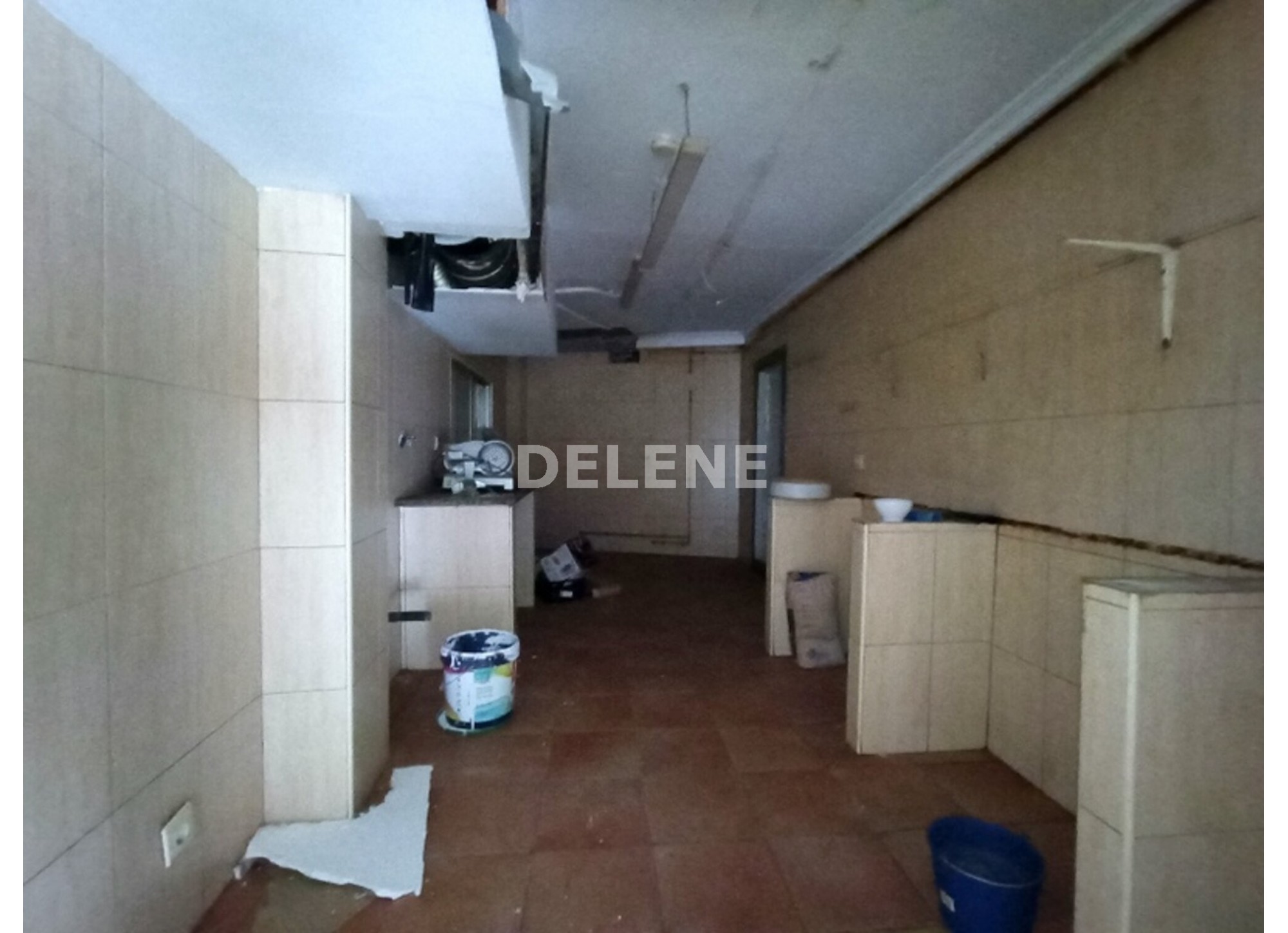 2888 LOCAL PROXIMO A POLICIA NACIONAL