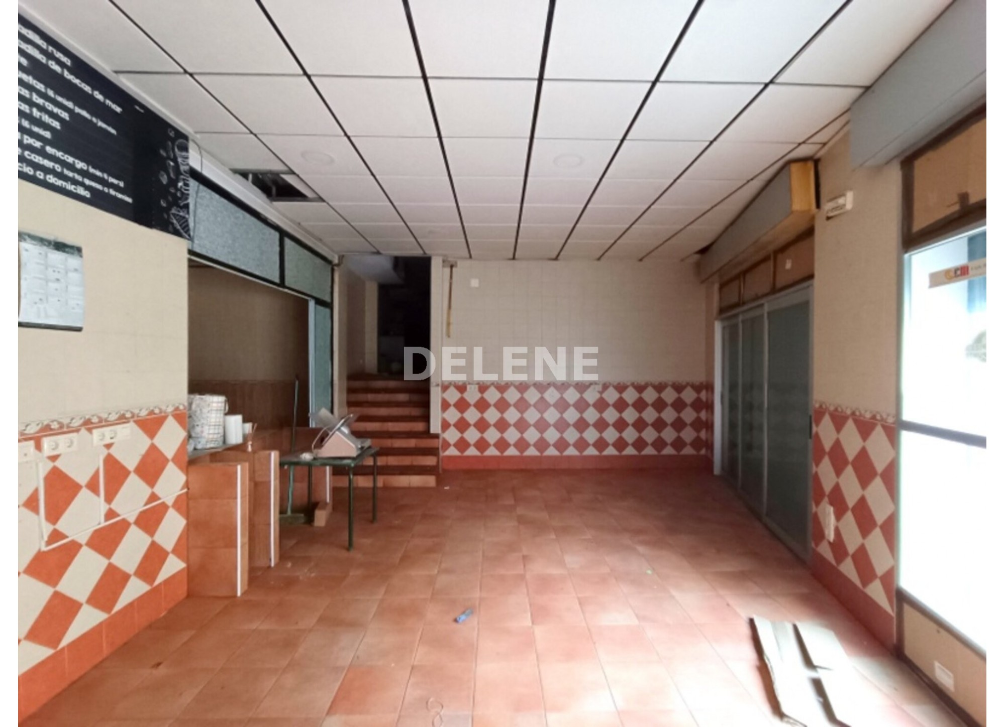 2889 LOCAL PROXIMO A POLICIA NACIONAL