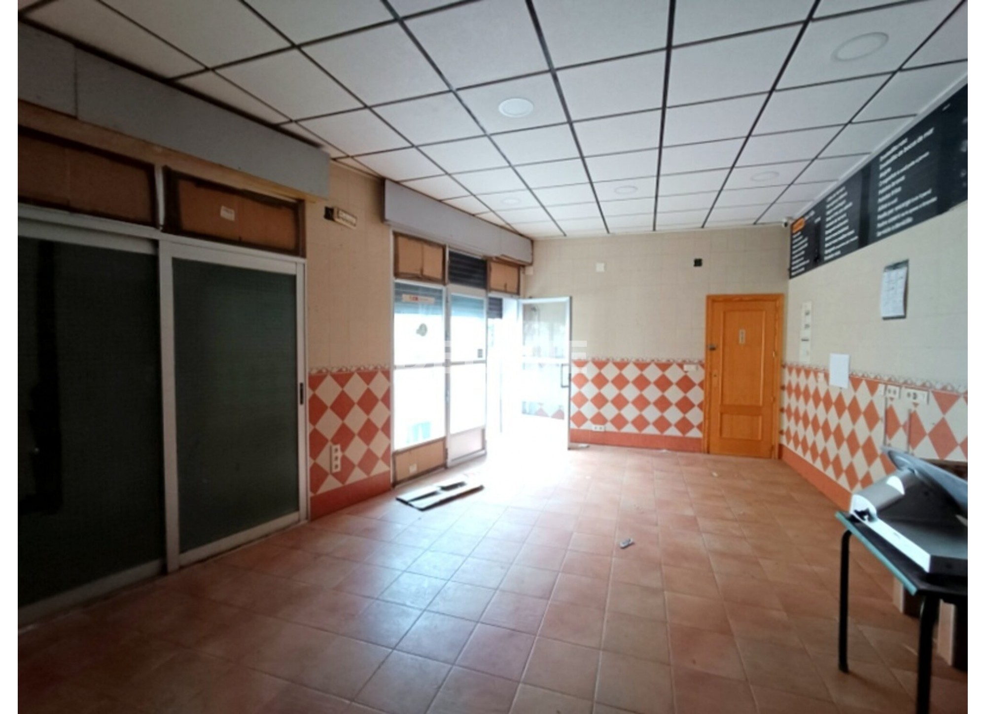 2889 LOCAL PROXIMO A POLICIA NACIONAL