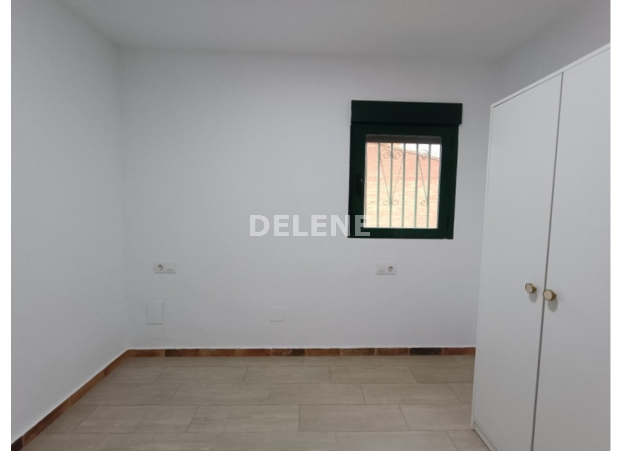 2892 CASA CON PATIO, CAÑADA DE AGRA