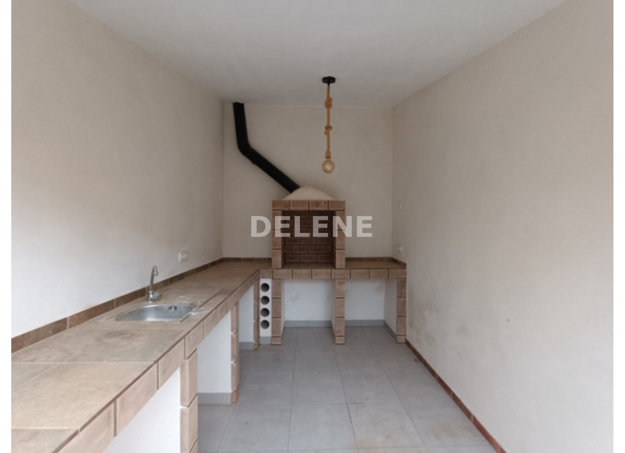 2892 CASA CON PATIO, CAÑADA DE AGRA