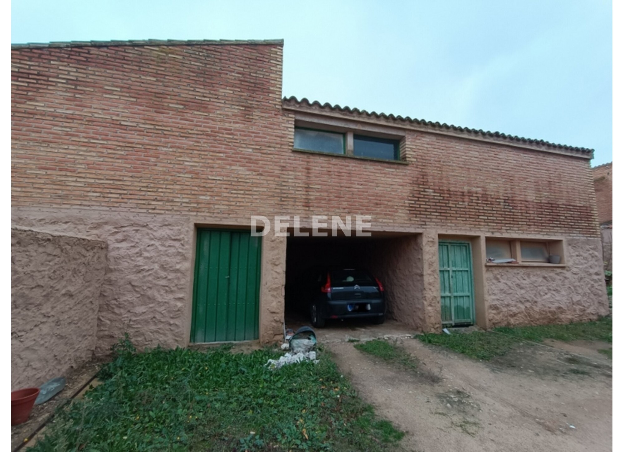 2892 CASA CON PATIO, CAÑADA DE AGRA