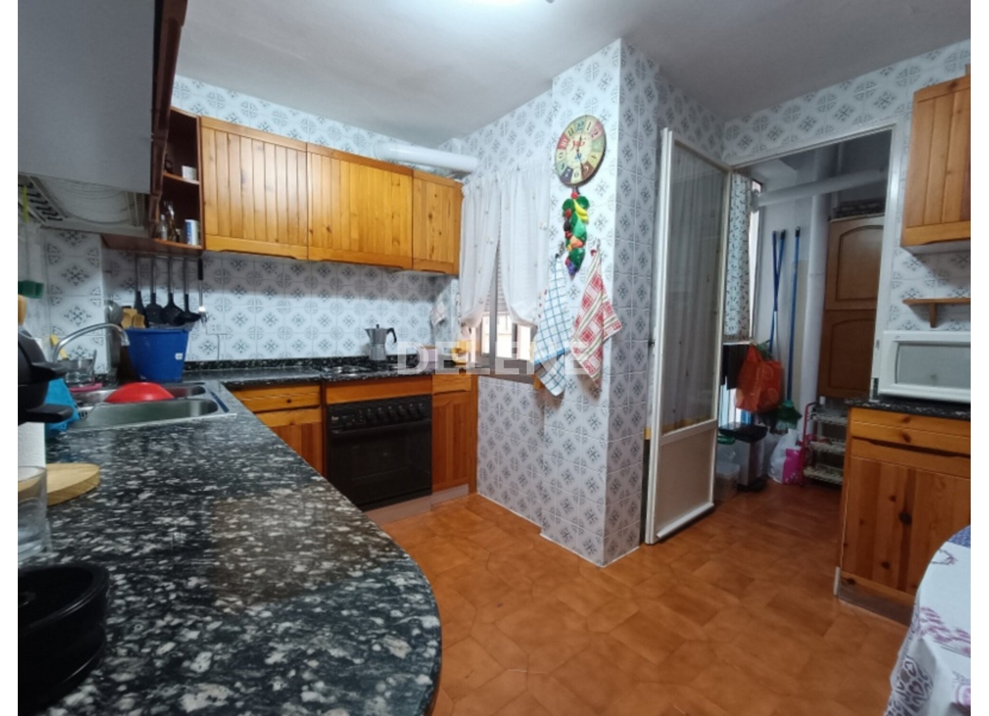 2893 PISO CON BALCÓN, ZONA HACIENDA