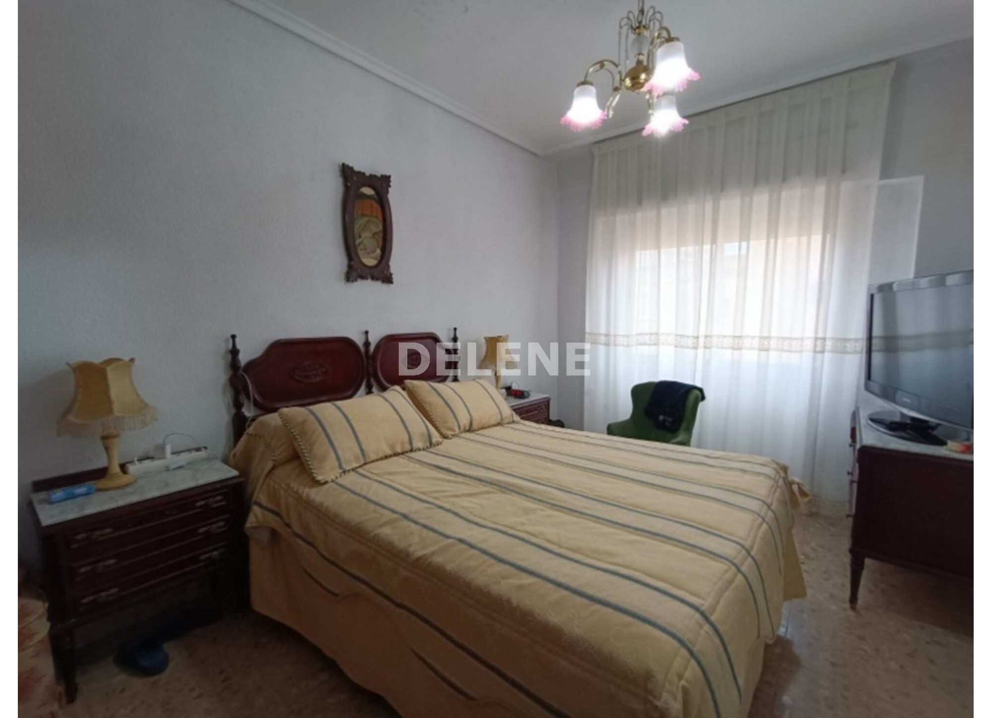 2893 PISO CON BALCÓN, ZONA HACIENDA