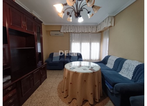 2895 PISO CON BALCÓN, ZONA ISABEL LA CATÓLICA