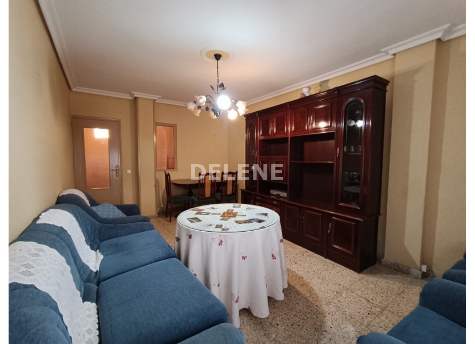 2895 PISO CON BALCÓN, ZONA ISABEL LA CATÓLICA