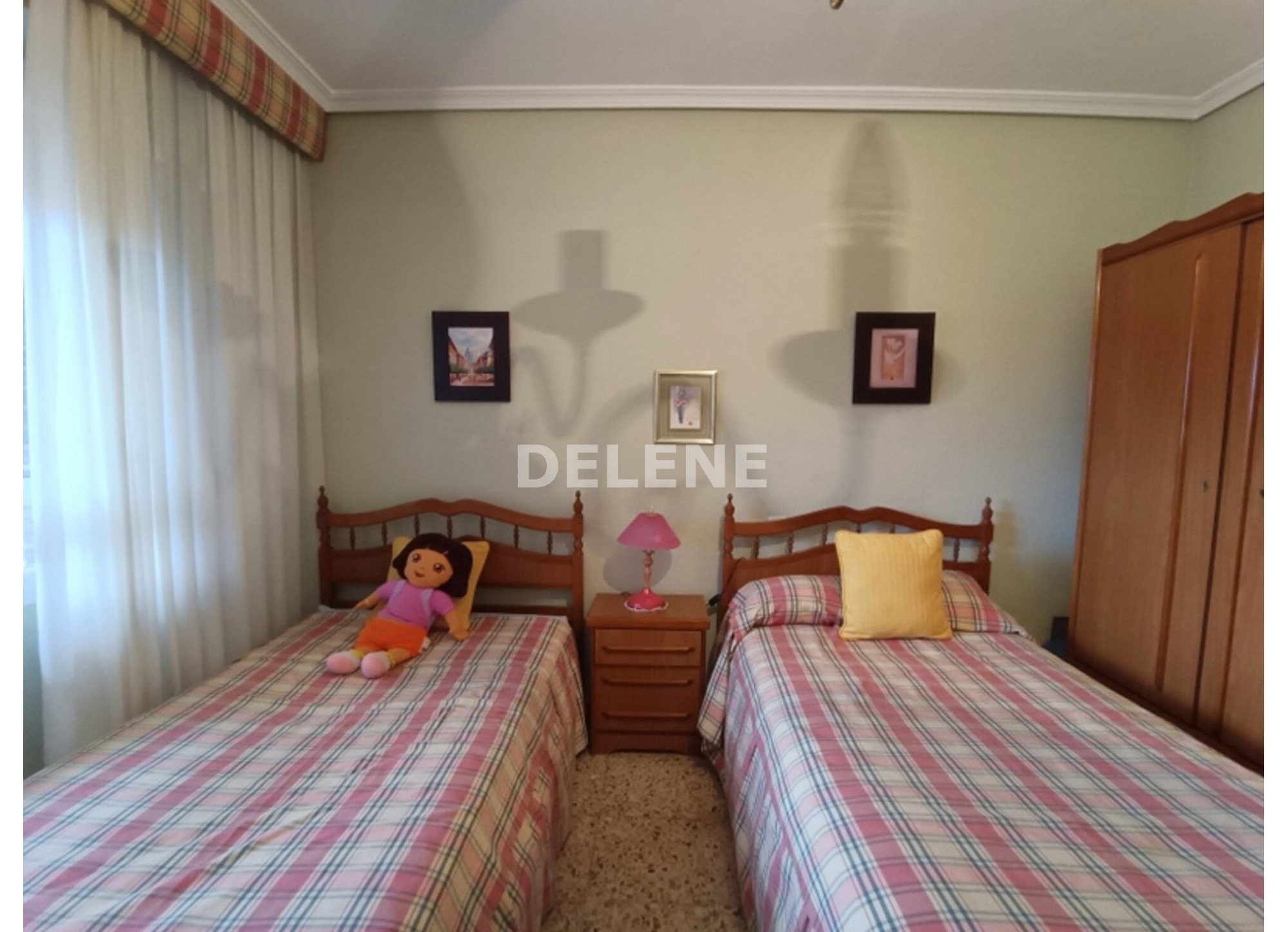 2895 PISO CON BALCÓN, ZONA ISABEL LA CATÓLICA