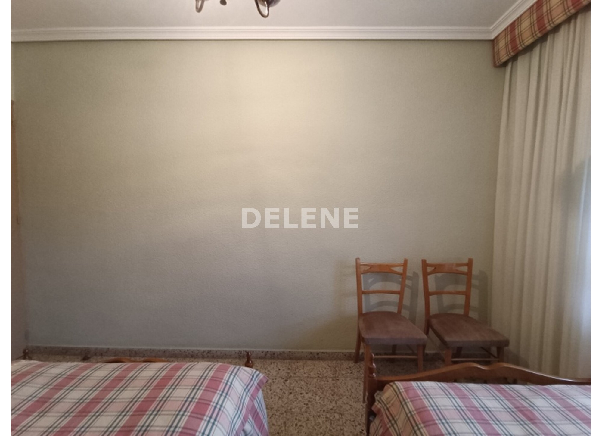 2895 PISO CON BALCÓN, ZONA ISABEL LA CATÓLICA