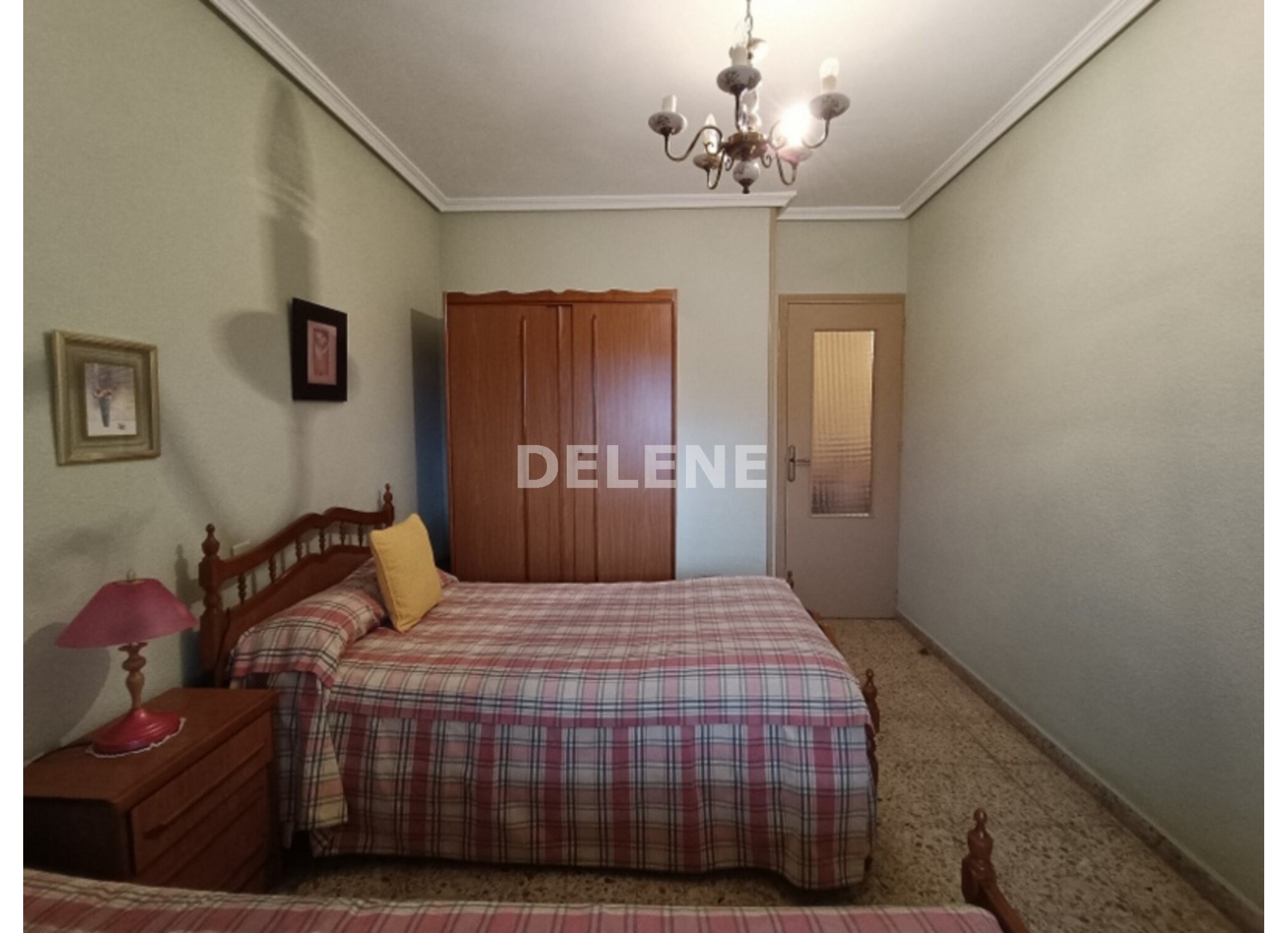 2895 PISO CON BALCÓN, ZONA ISABEL LA CATÓLICA