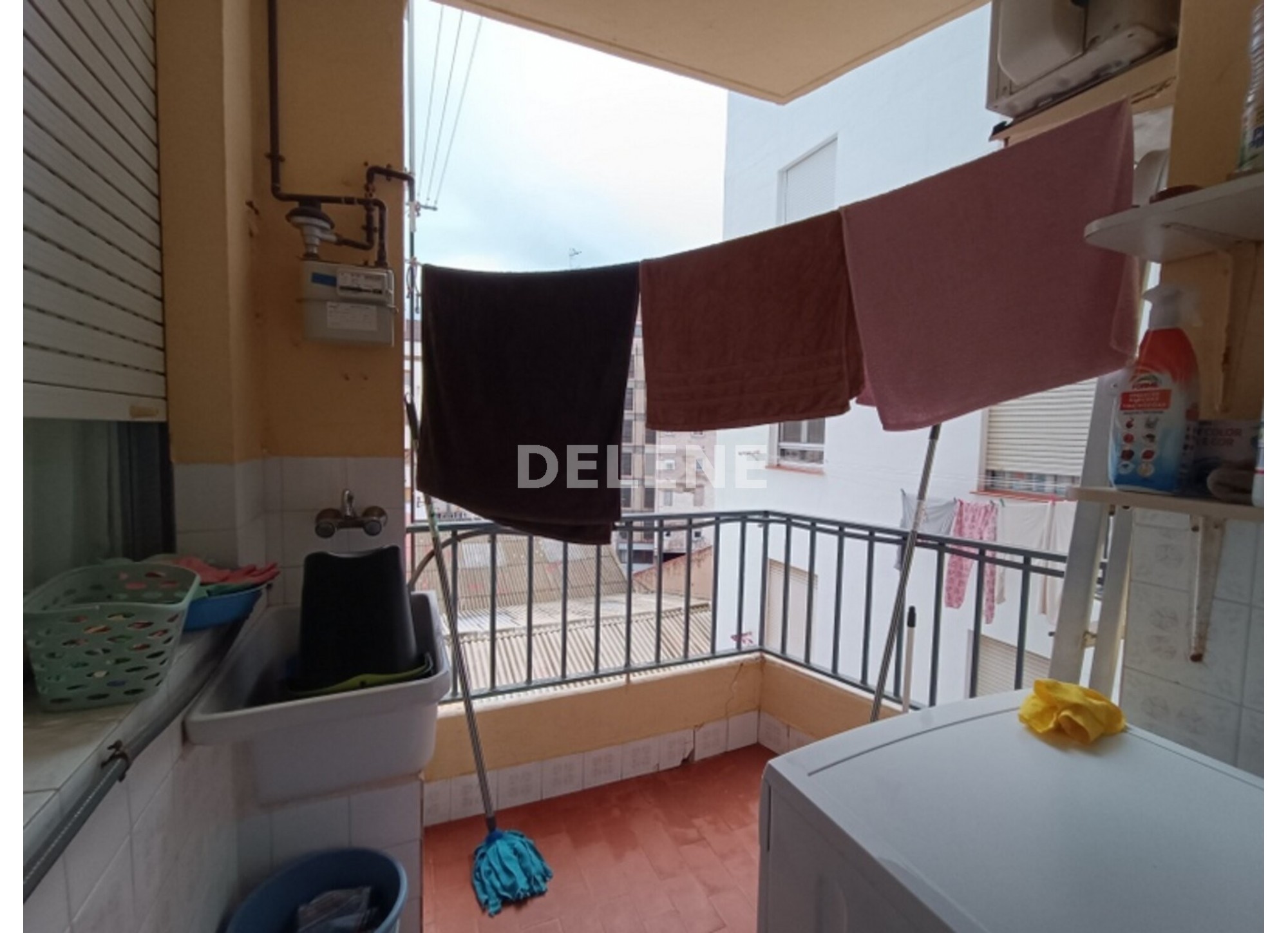 2895 PISO CON BALCÓN, ZONA ISABEL LA CATÓLICA