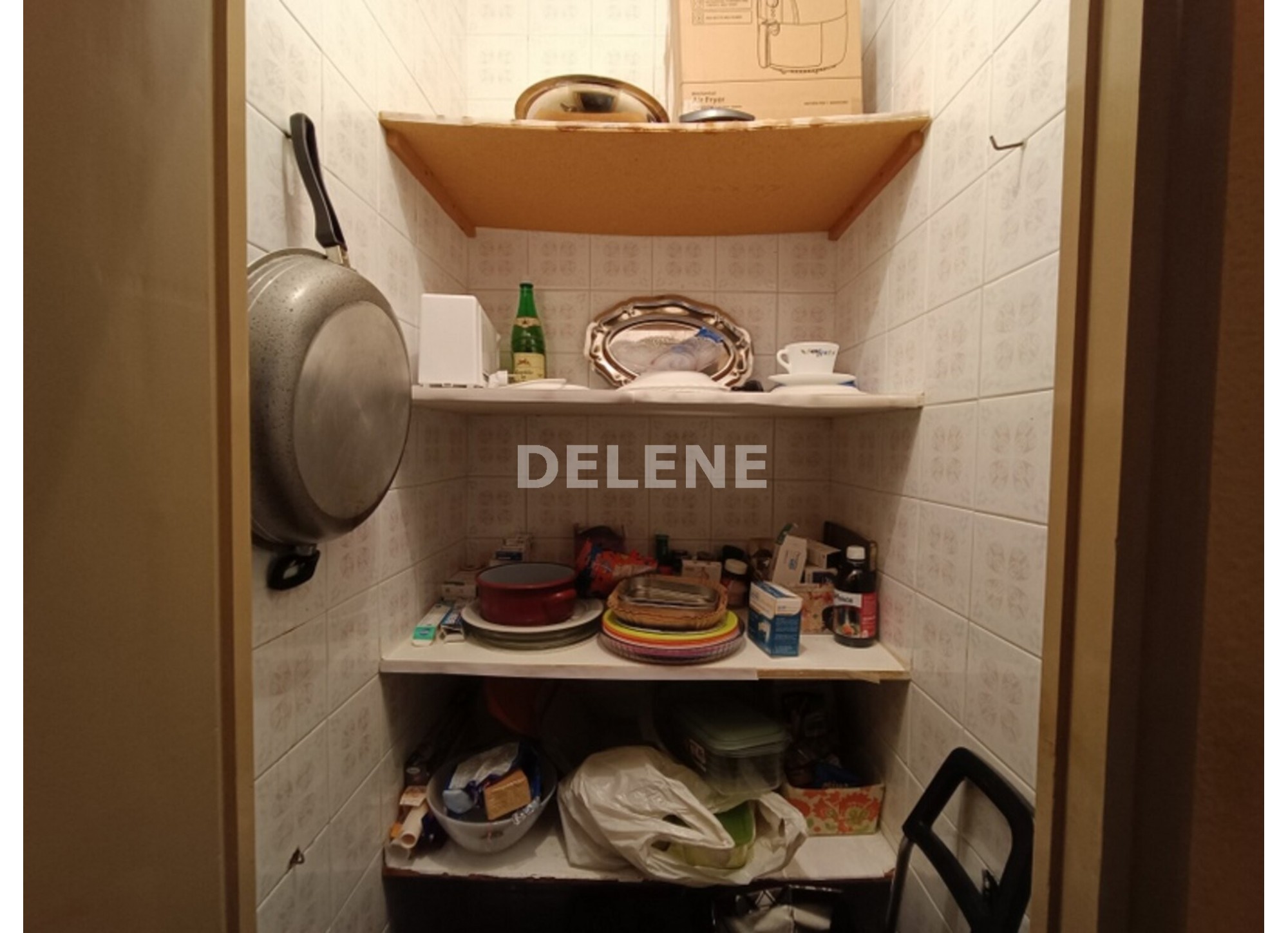 2895 PISO CON BALCÓN, ZONA ISABEL LA CATÓLICA